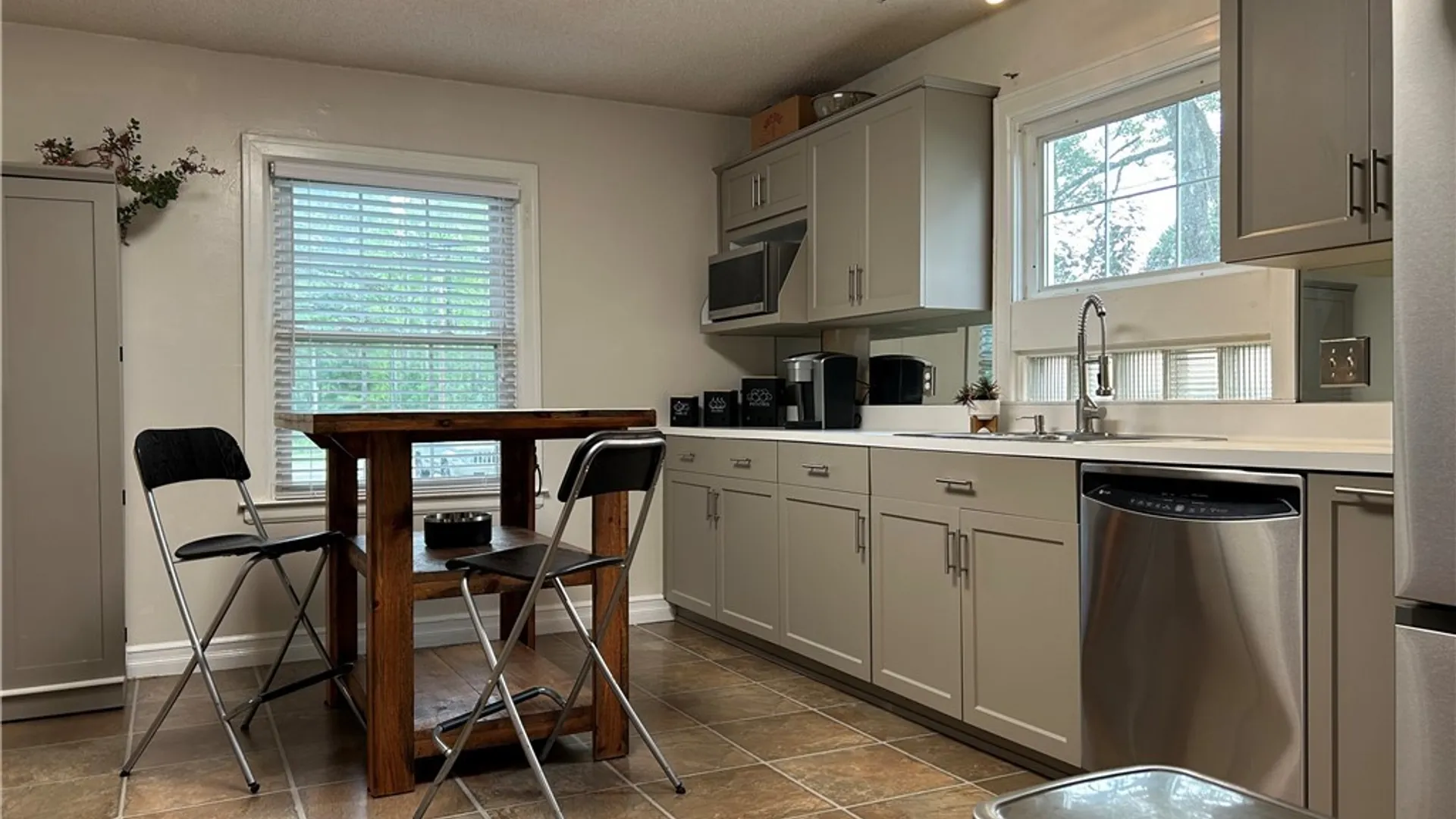 Property at 1115 Seneca Creek Road, West Seneca, NY 14224 6
