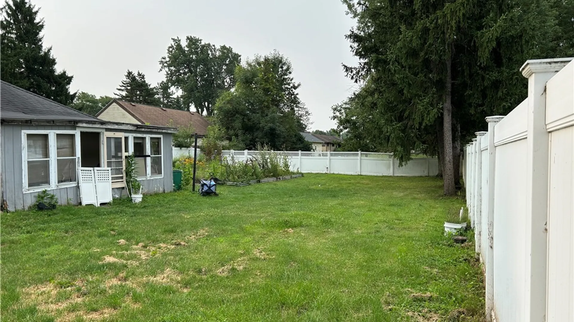 Property at 1115 Seneca Creek Road, West Seneca, NY 14224 41