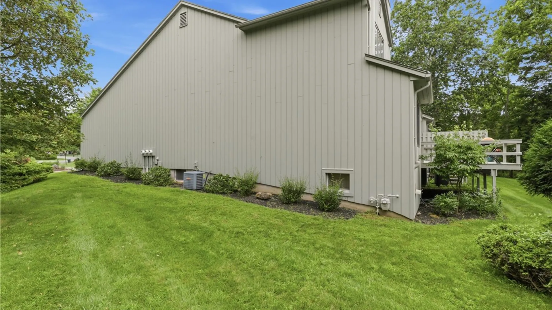 Property at 48 Winding Creek Lane, Penfield, NY 14625 44