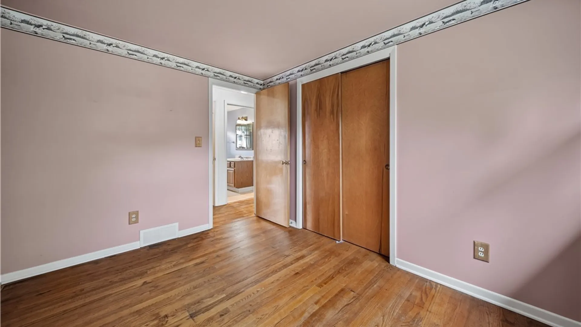 Property at 117 Suffolk Road, Camillus, NY 13219 12