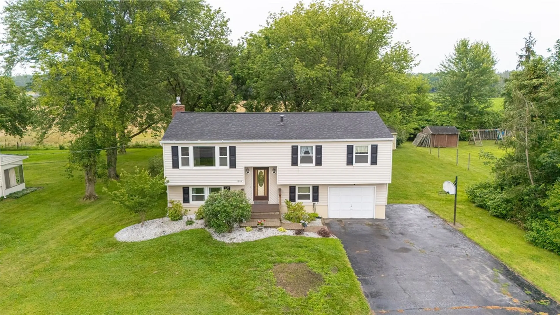 Property at 1964 Paddy Ln, Ontario, NY 14519 3