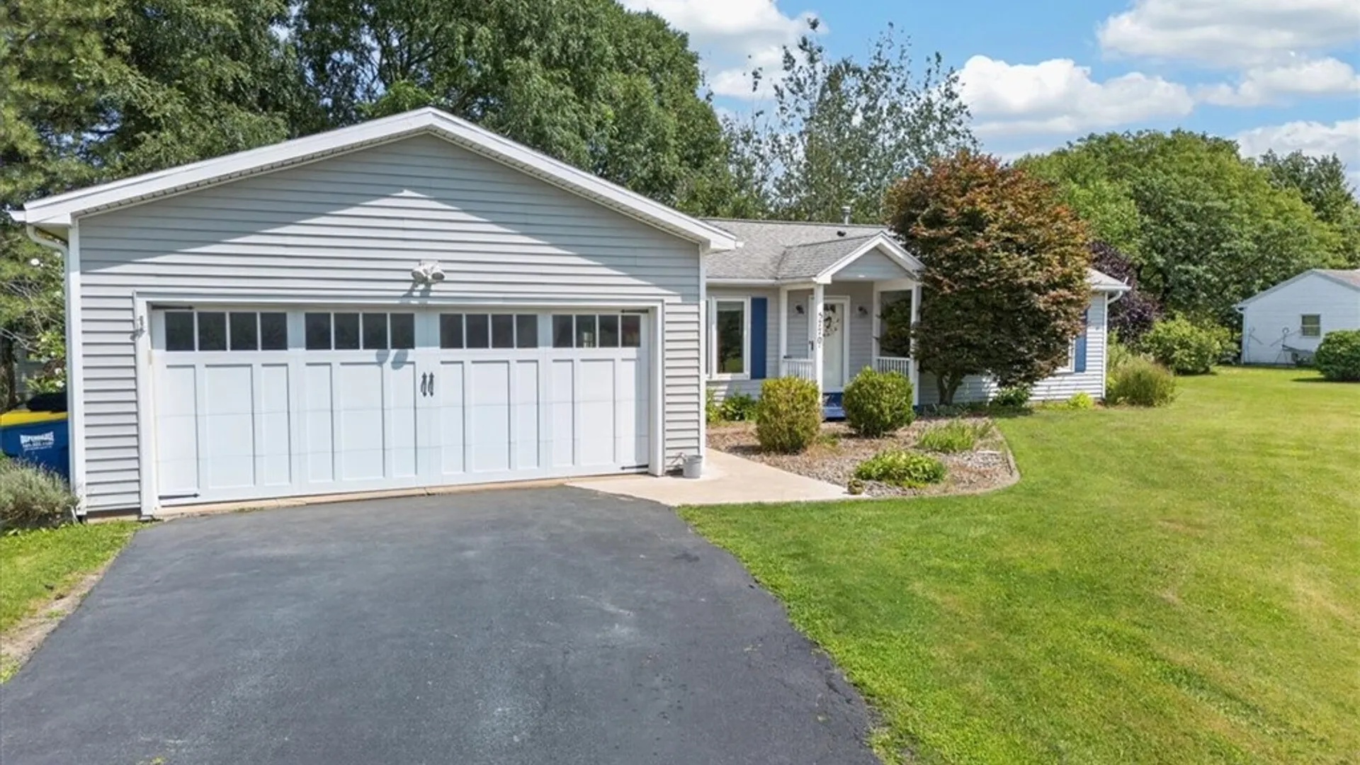 Property at 5770 Coppersmith Trl, Ontario, NY 14519 46