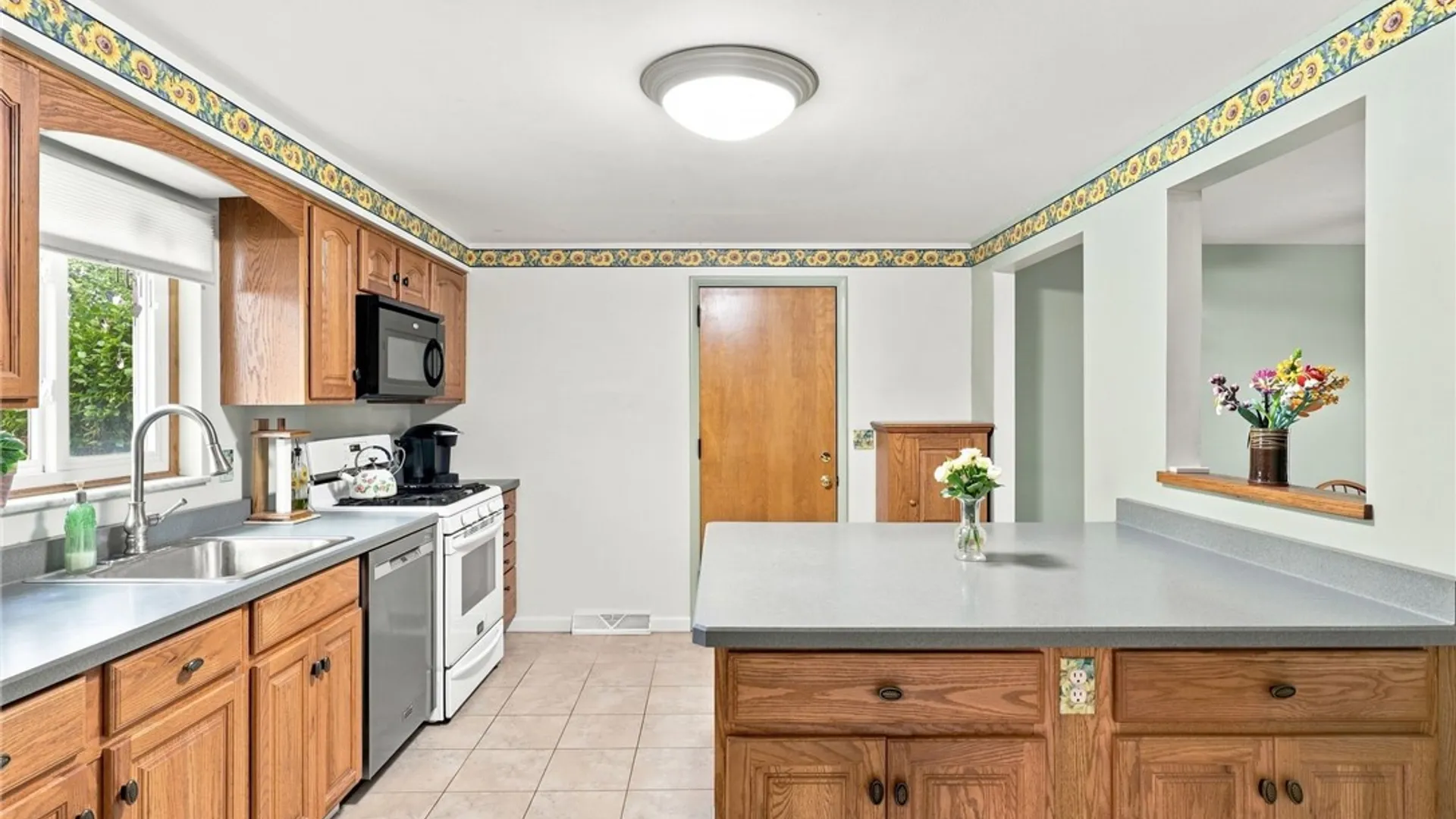 Property at 450 El Mar Drive, Greece, NY 14616 11