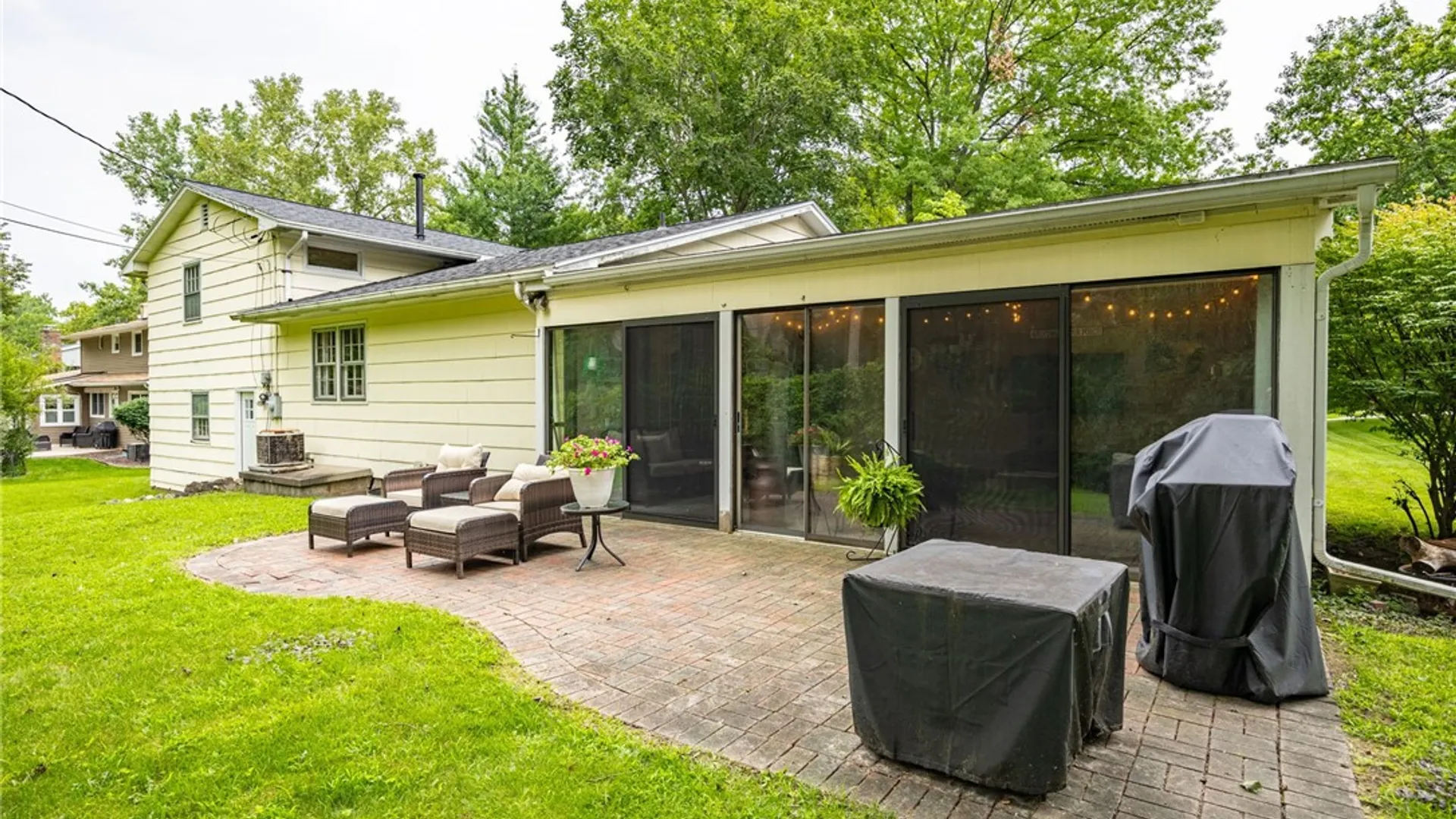 Property at 43 Southcross Trail, Perinton, NY 14450 34