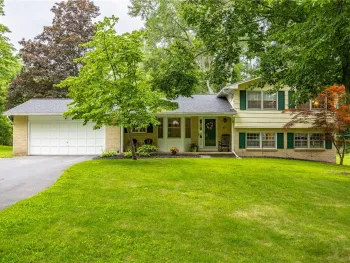Property at 43 Southcross Trail, Perinton, NY 14450