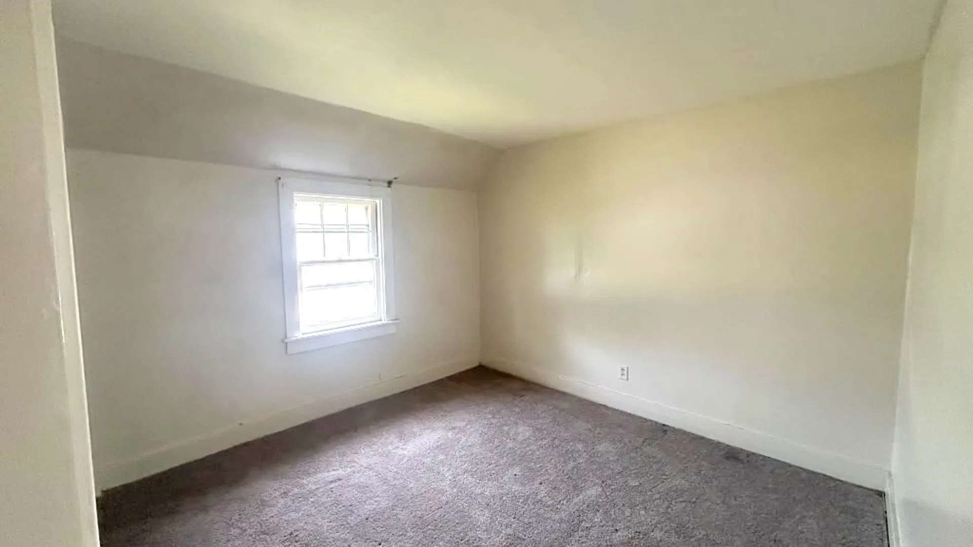 Property at 114 Manhattan Avenue, Buffalo, NY 14215 23