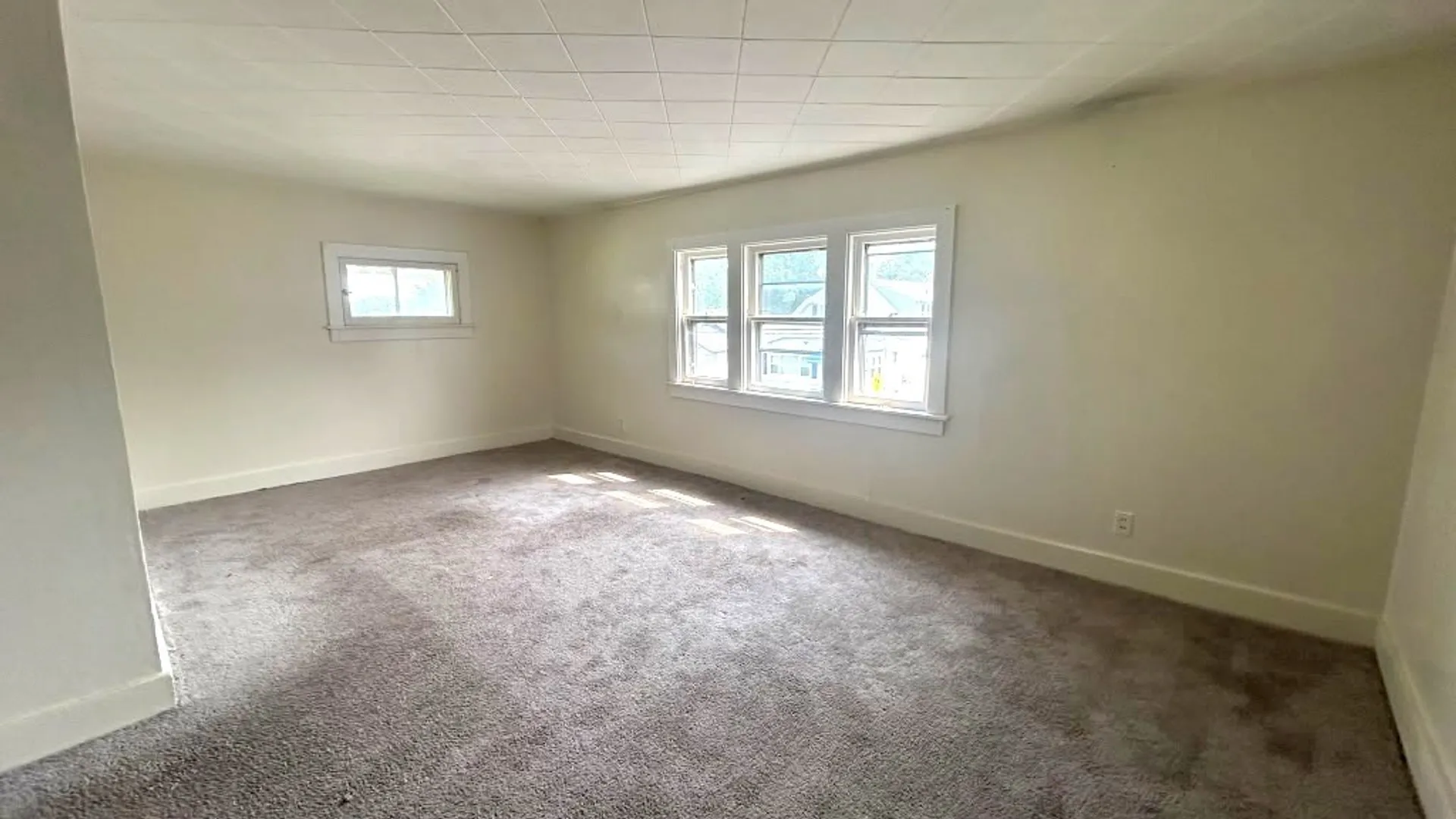 Property at 114 Manhattan Avenue, Buffalo, NY 14215 27