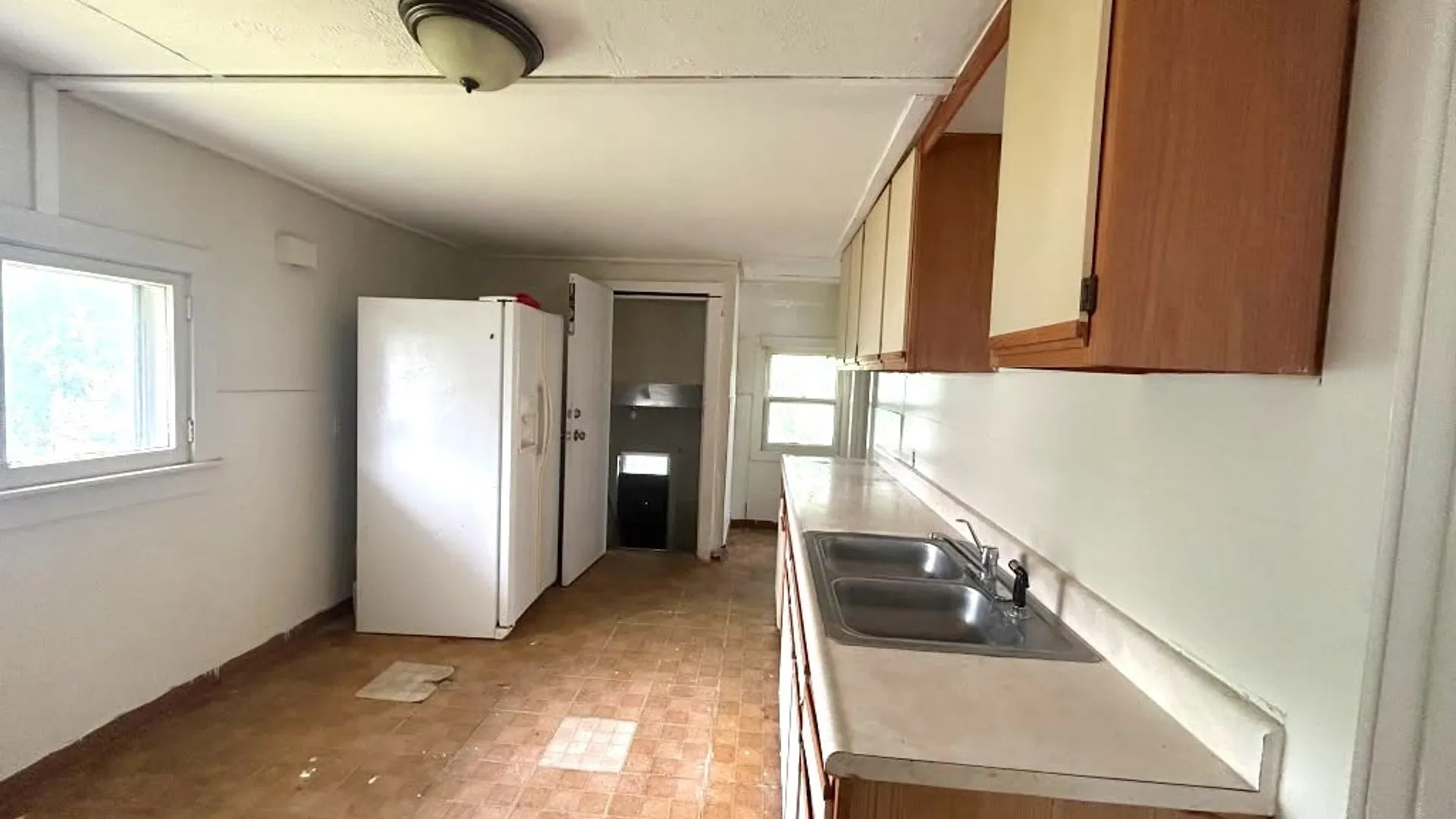 Property at 114 Manhattan Avenue, Buffalo, NY 14215 29