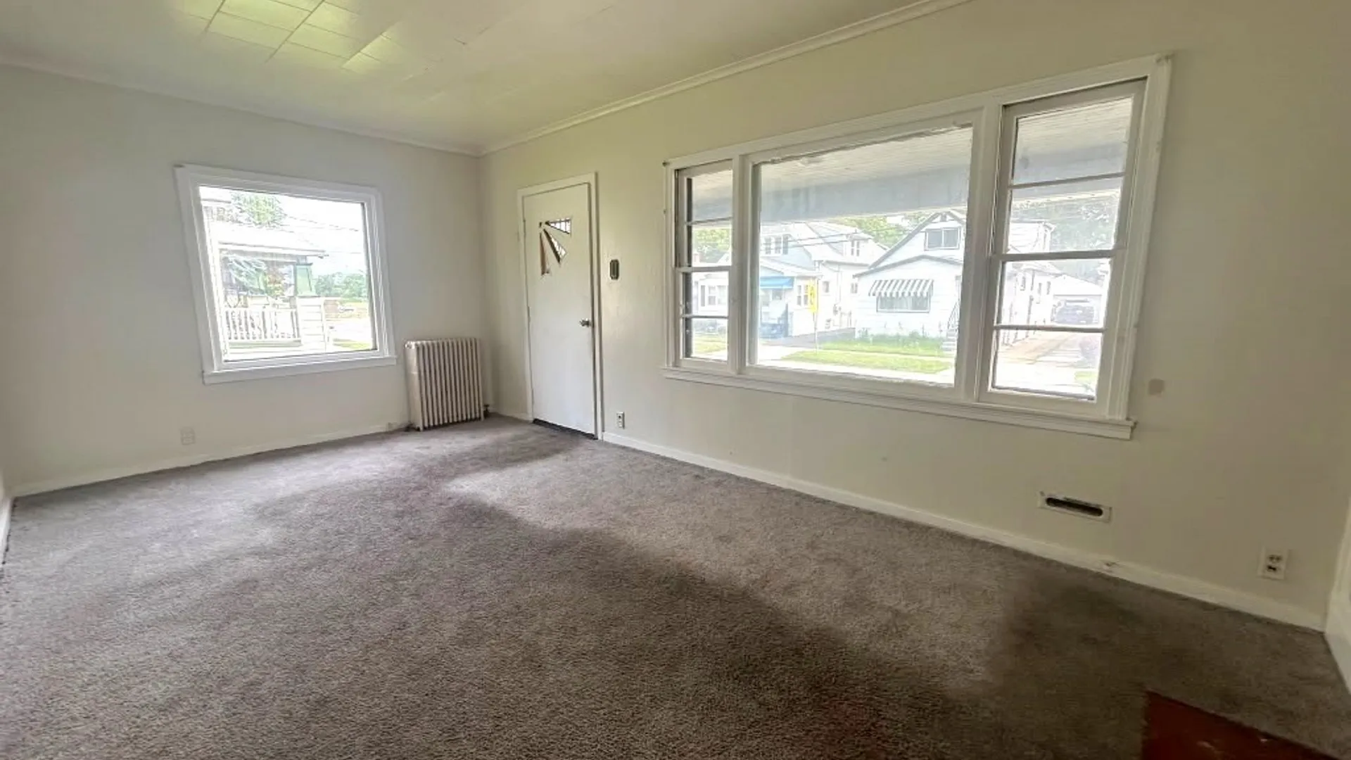 Property at 114 Manhattan Avenue, Buffalo, NY 14215 7