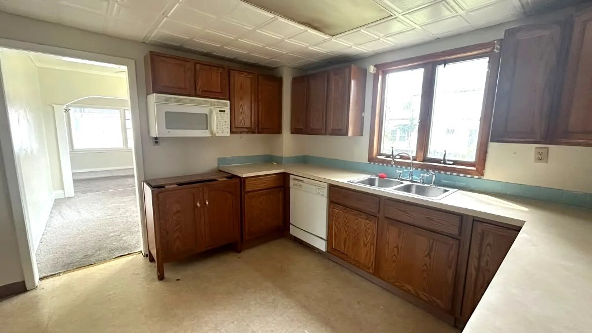 Property at 114 Manhattan Avenue, Buffalo, NY 14215 11