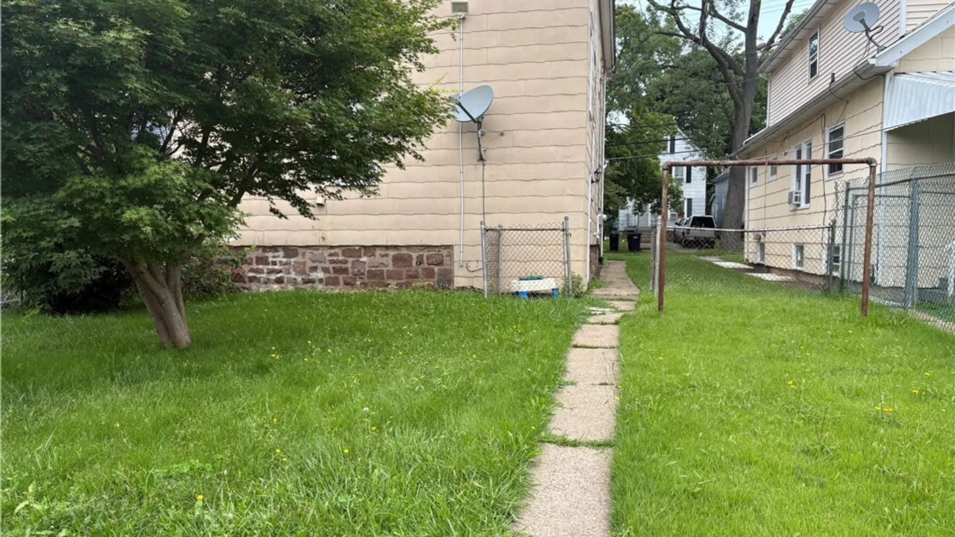 Property at 2253 Ontario Avenue, Niagara Falls, NY 14305 3