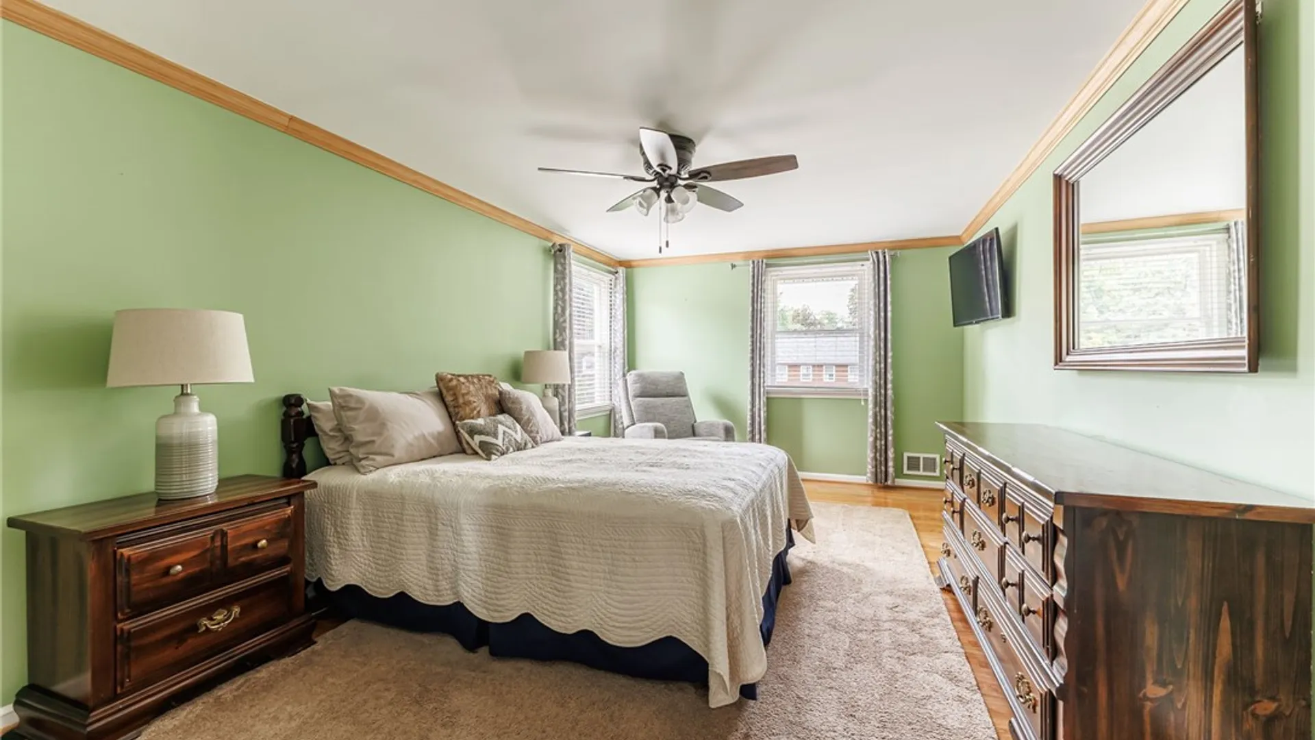 Property at 62 Selborne Chase, Perinton, NY 14450 17