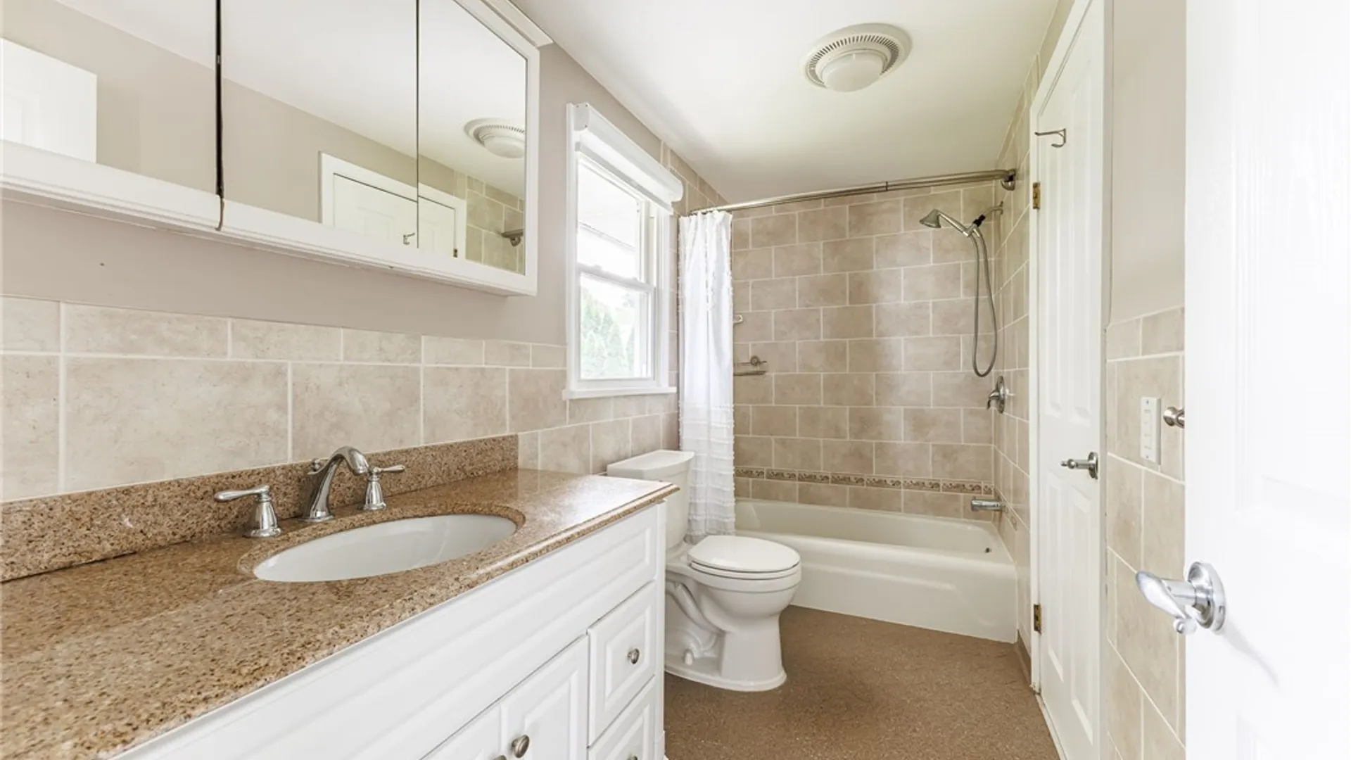 Property at 62 Selborne Chase, Perinton, NY 14450 24