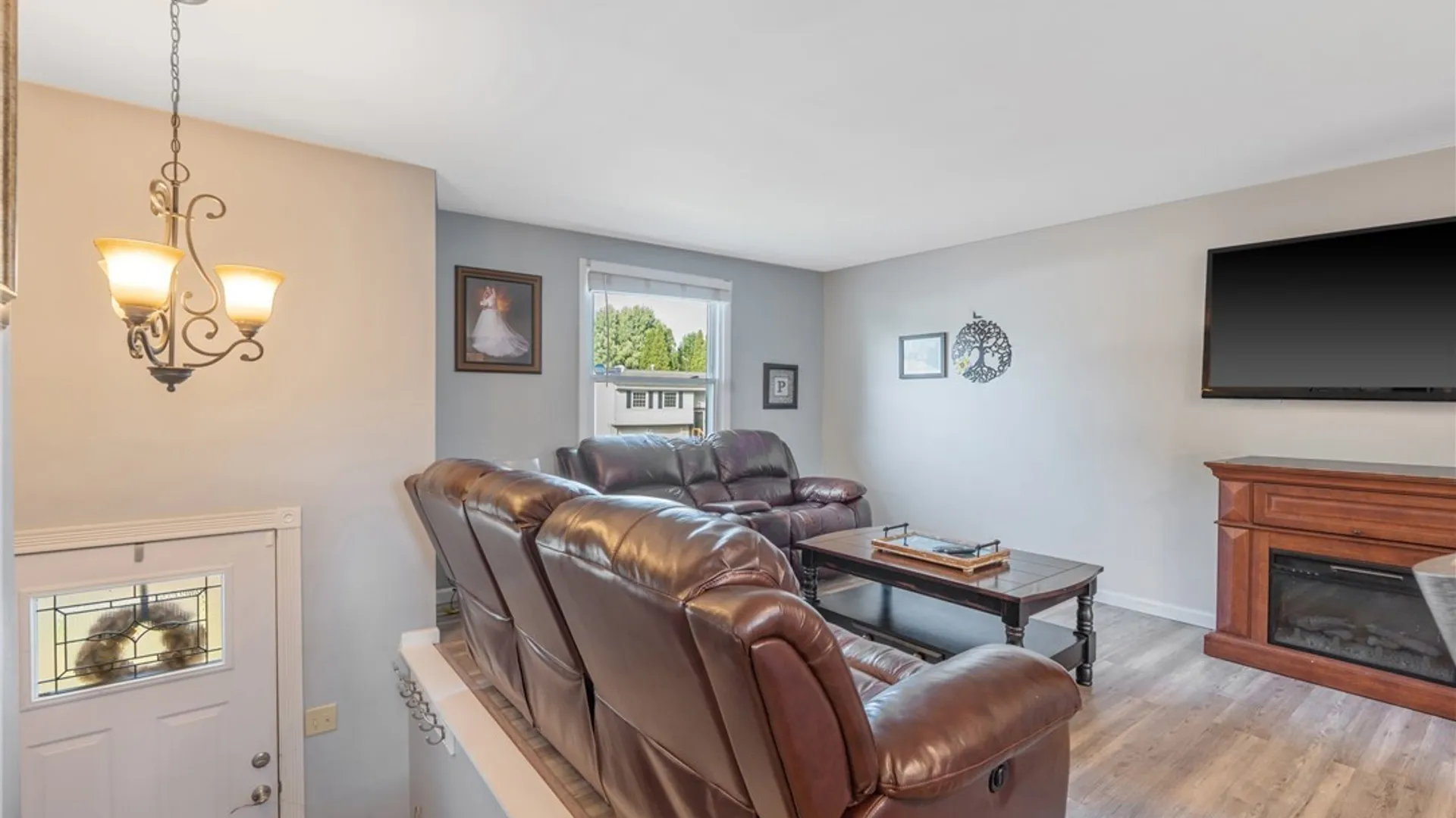Property at 5013 Dahlia Circle, Clay, NY 13088 4