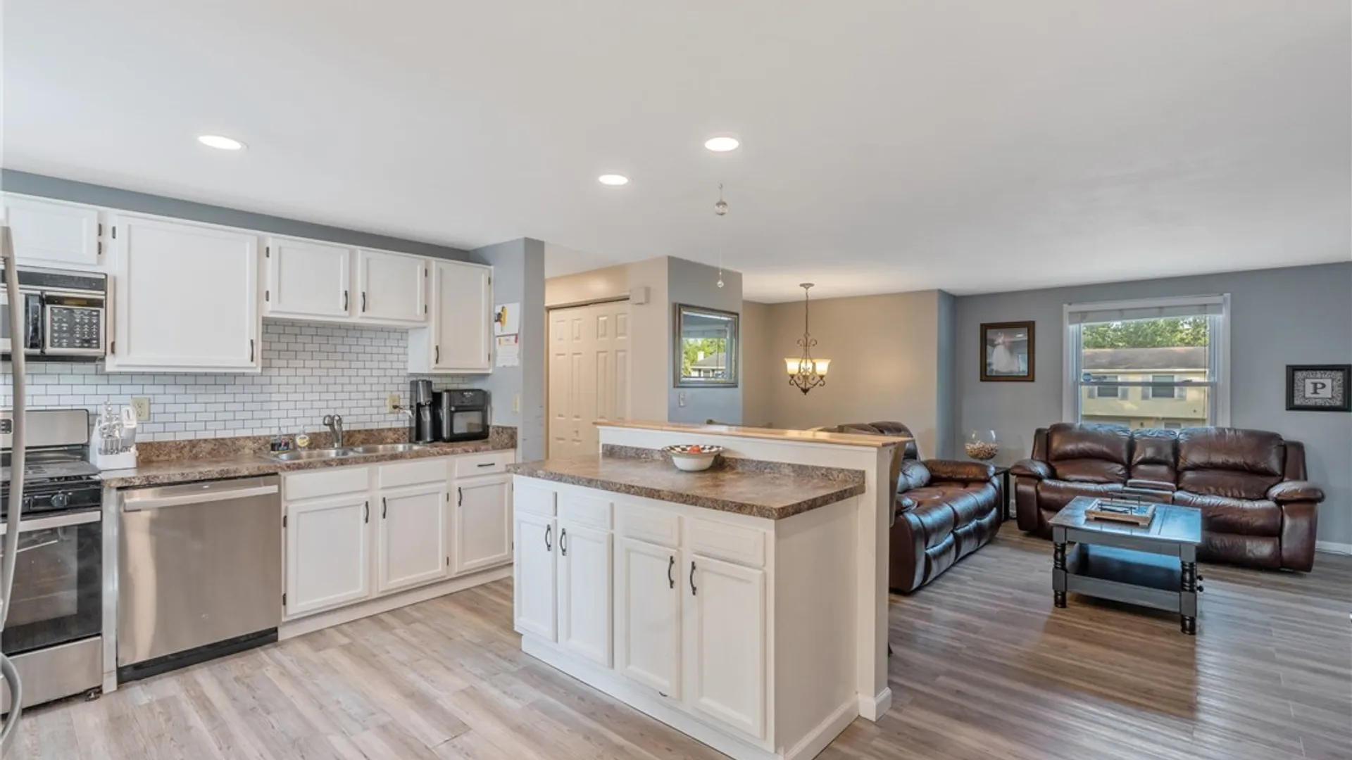 Property at 5013 Dahlia Circle, Clay, NY 13088 12
