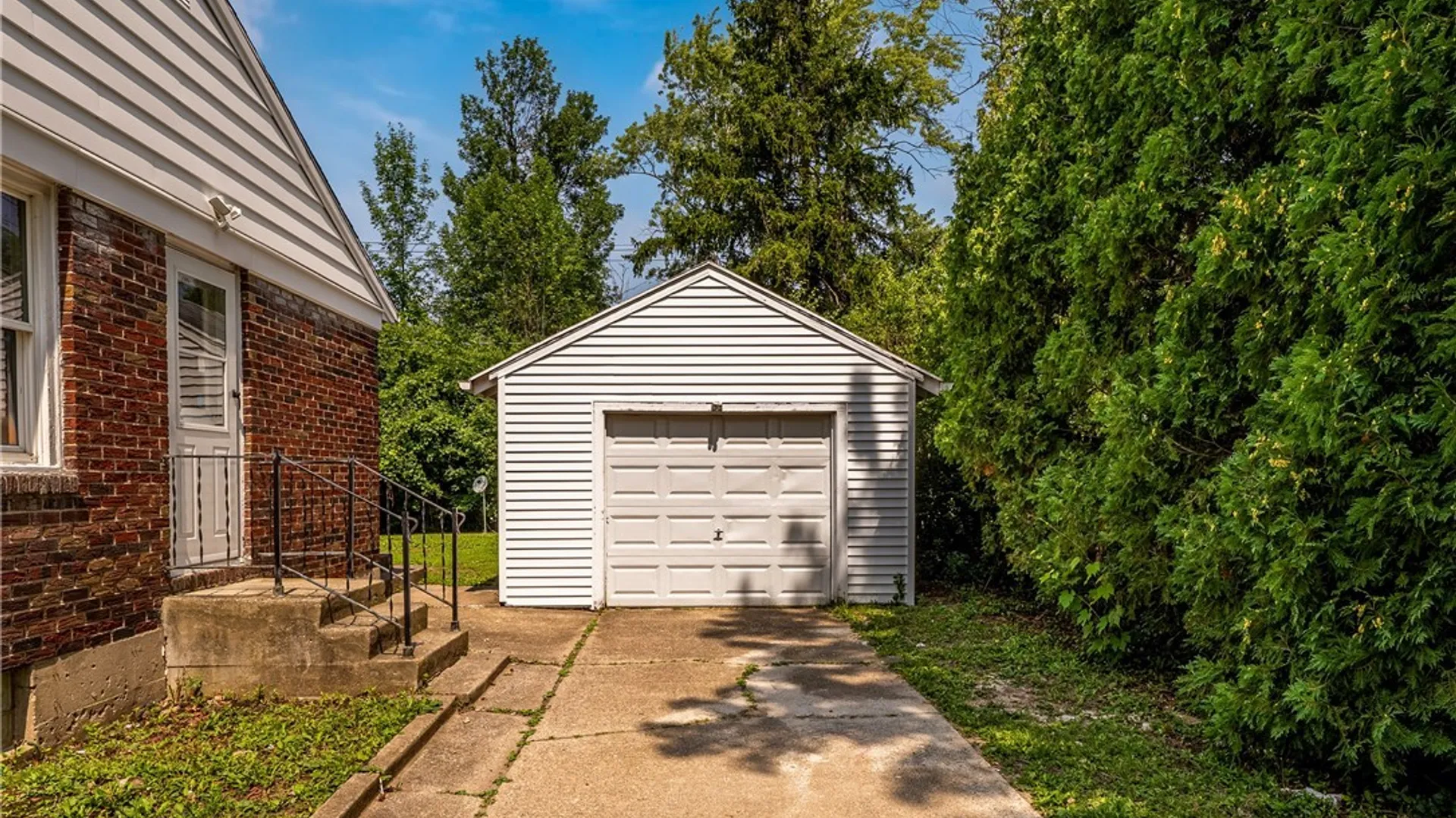 Property at 41 Jasper Drive, Amherst, NY 14226 3
