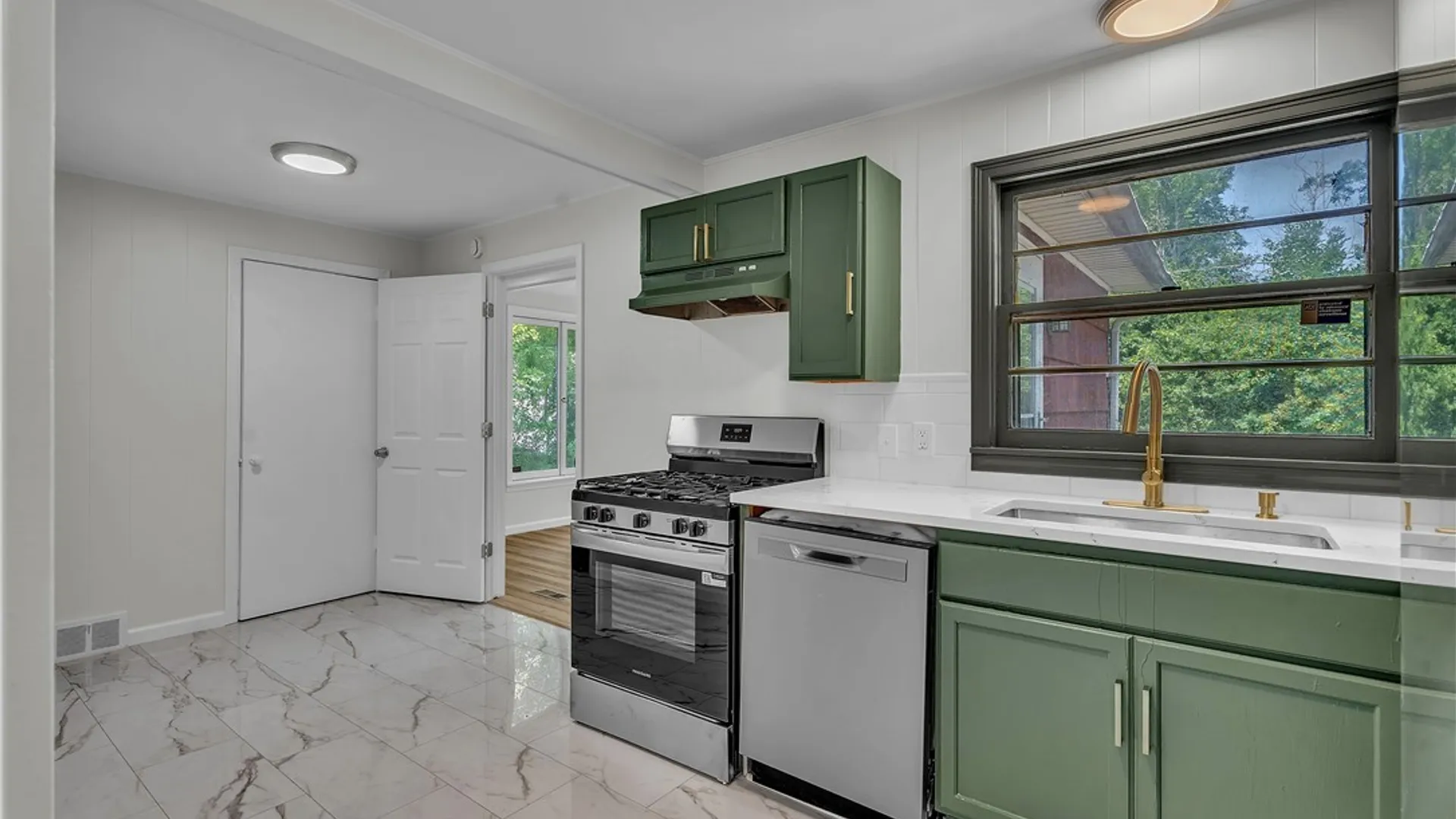 Property at 41 Jasper Drive, Amherst, NY 14226 11