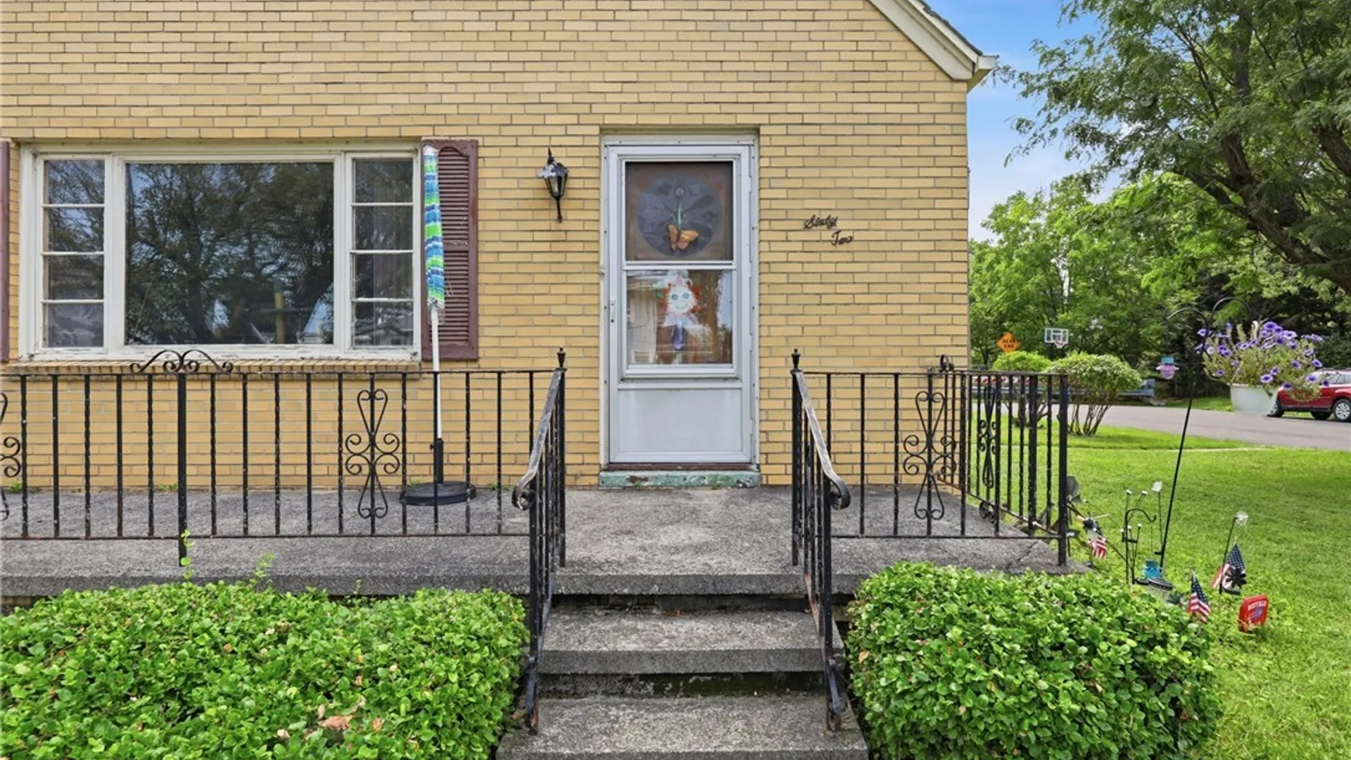 Property at 62 Maple Avenue, Hamburg, NY 14219 3