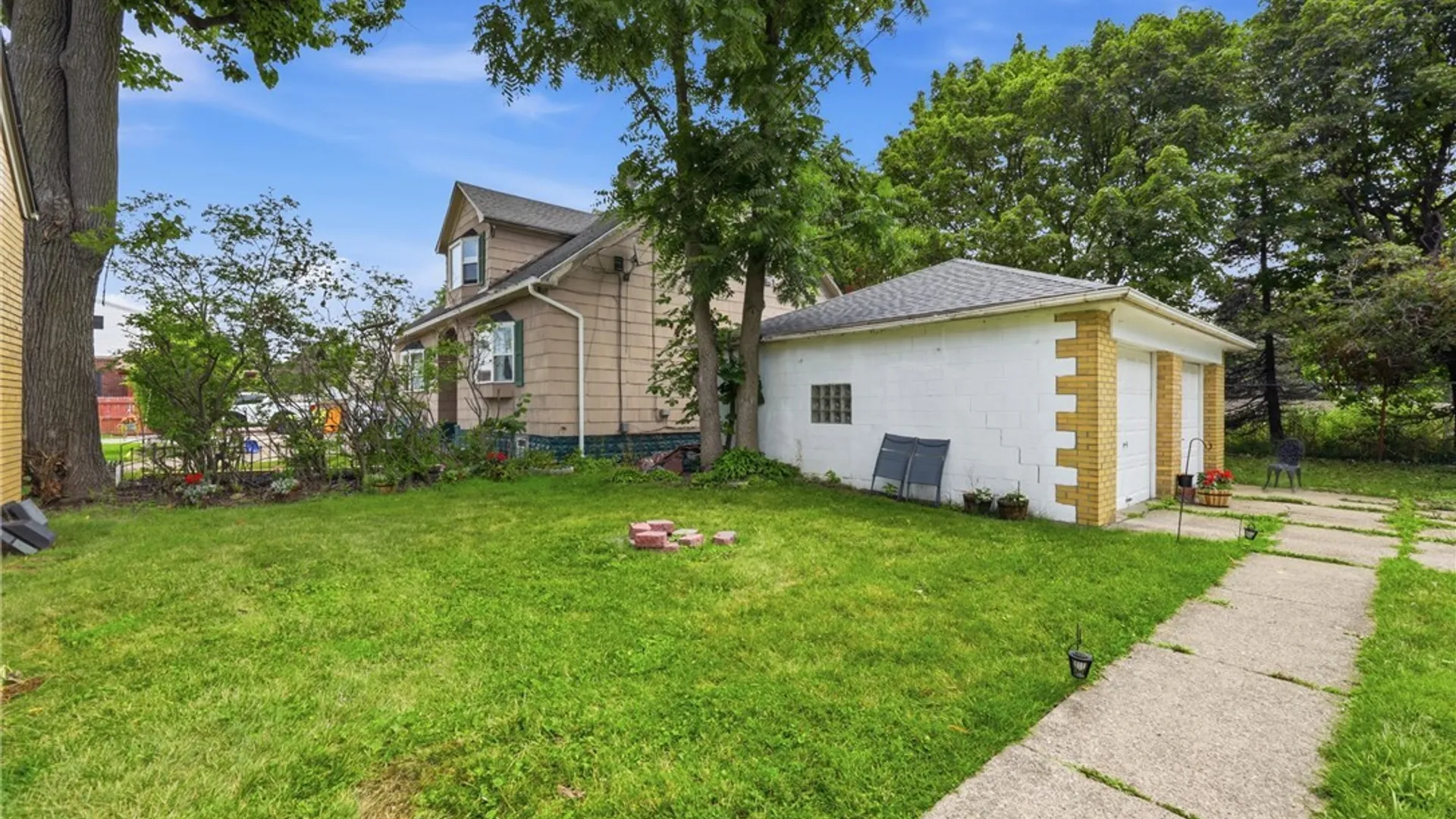 Property at 62 Maple Avenue, Hamburg, NY 14219 36