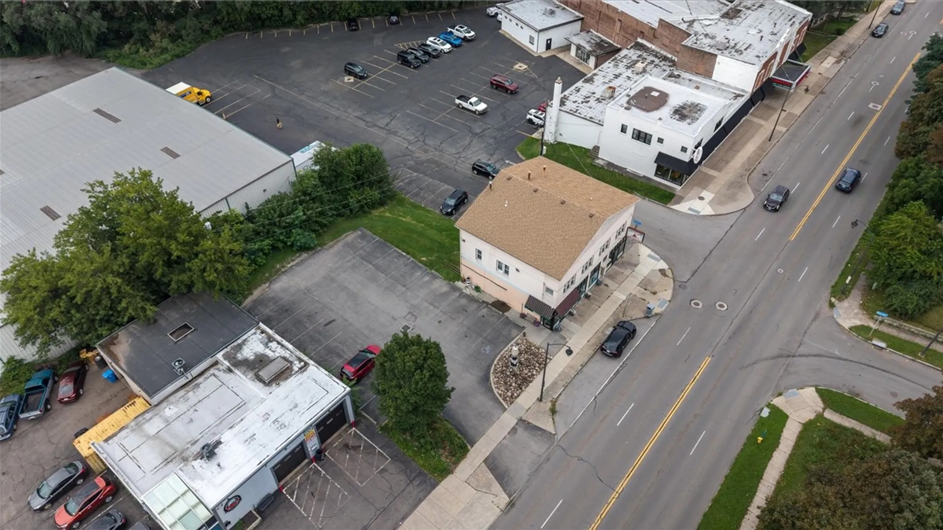 Property at 3212 Lake Avenue, Rochester, NY 14612 8