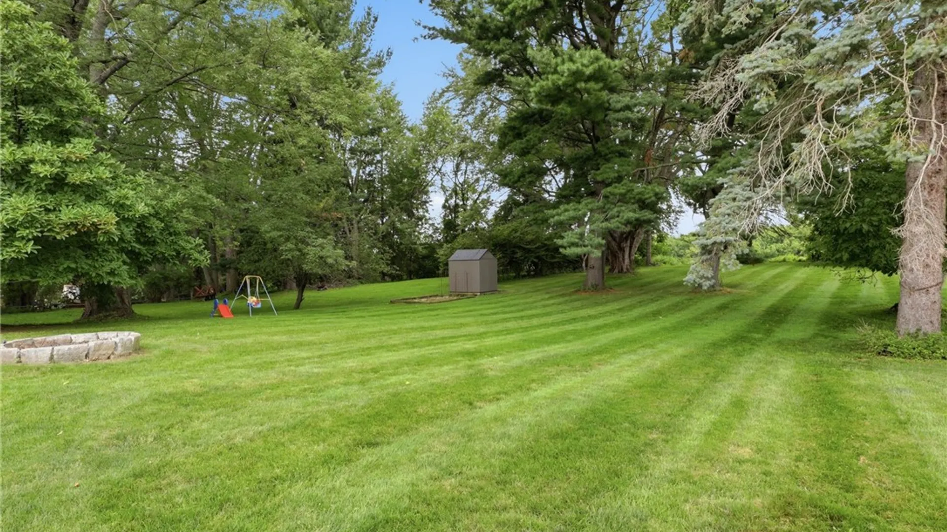 Property at 464 Manse Lane, Penfield, NY 14625 22