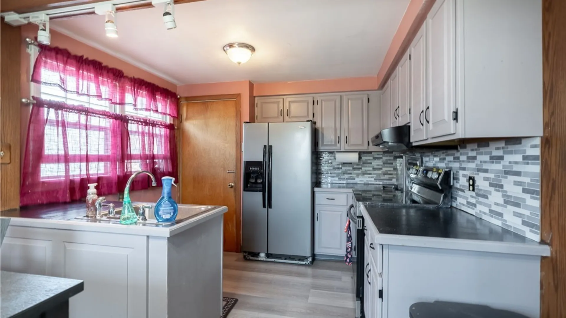 Property at 100 Treadwell Road, Tonawanda, NY 14150 7