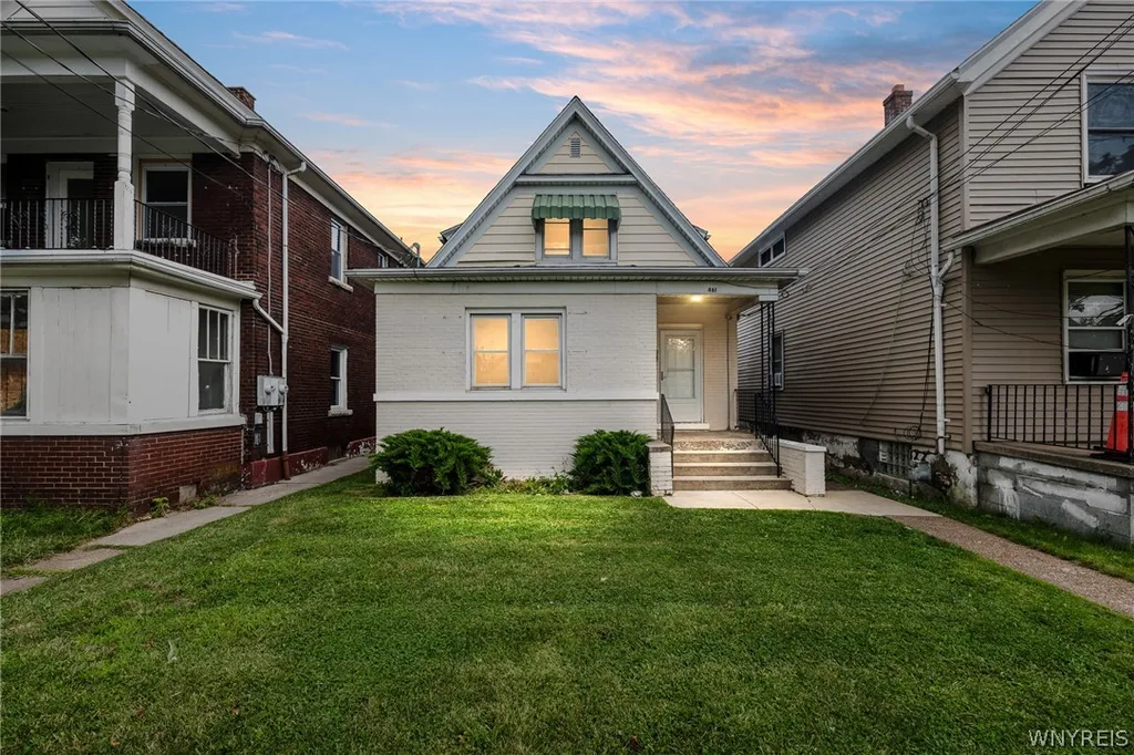 Property at 461 22nd Street, Niagara Falls, NY 14303