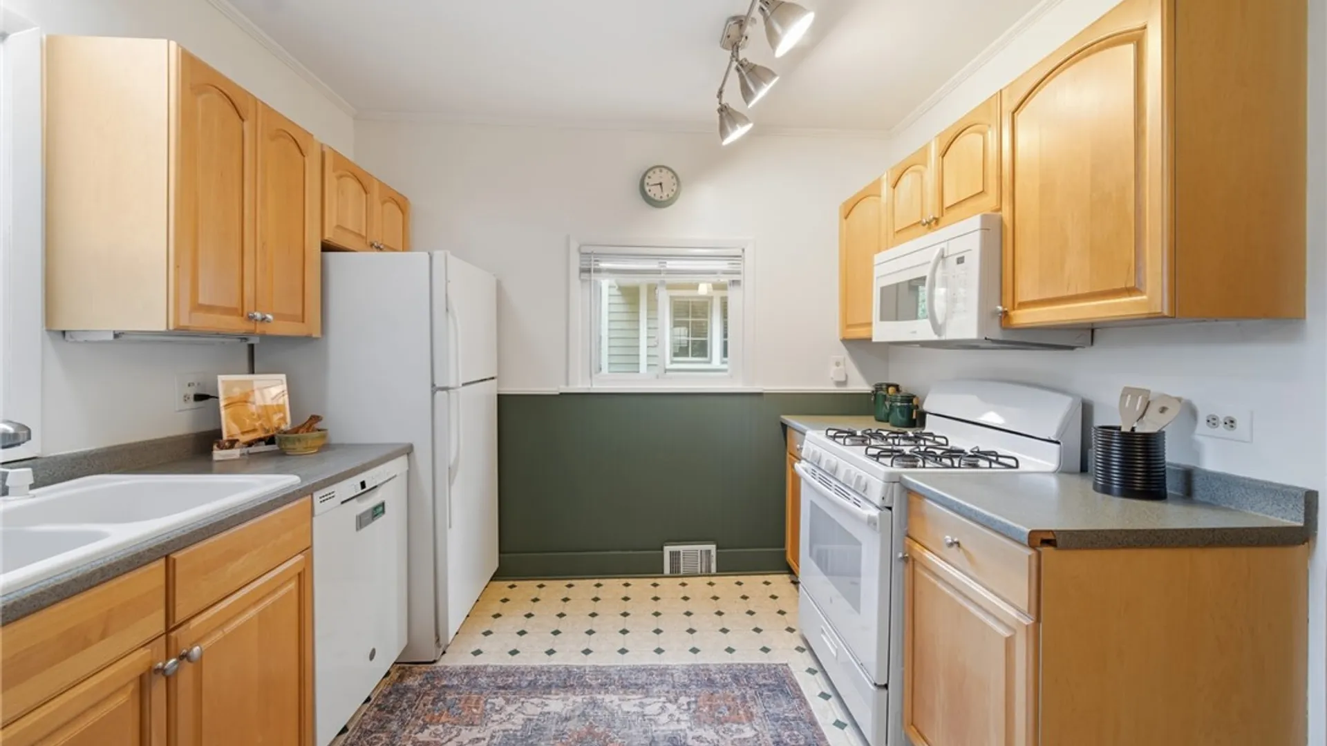 Property at 148 Merchants Road, Rochester, NY 14609 17