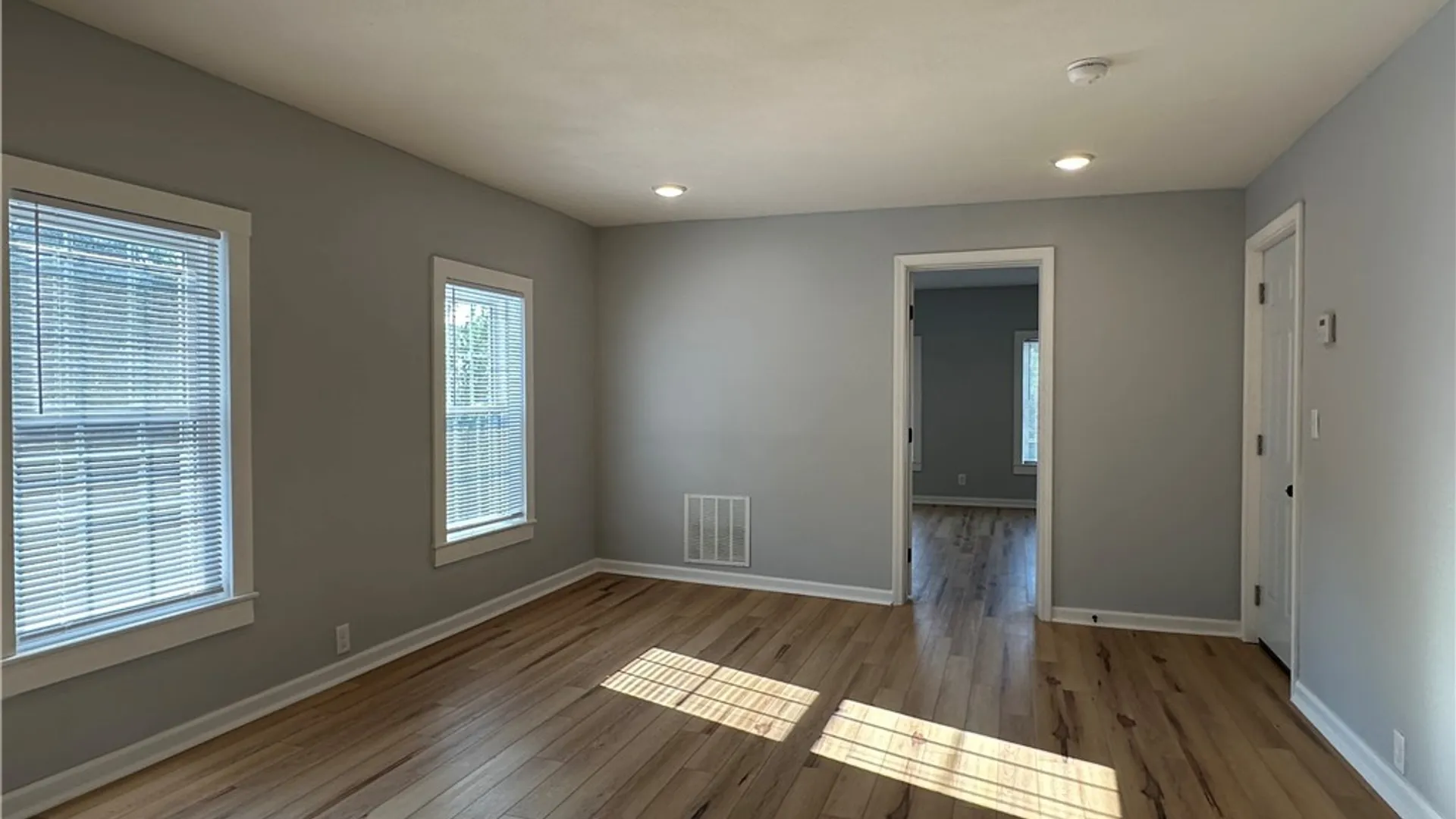 Property at 408 EAST LAUREL ST, Syracuse, NY 13203 12