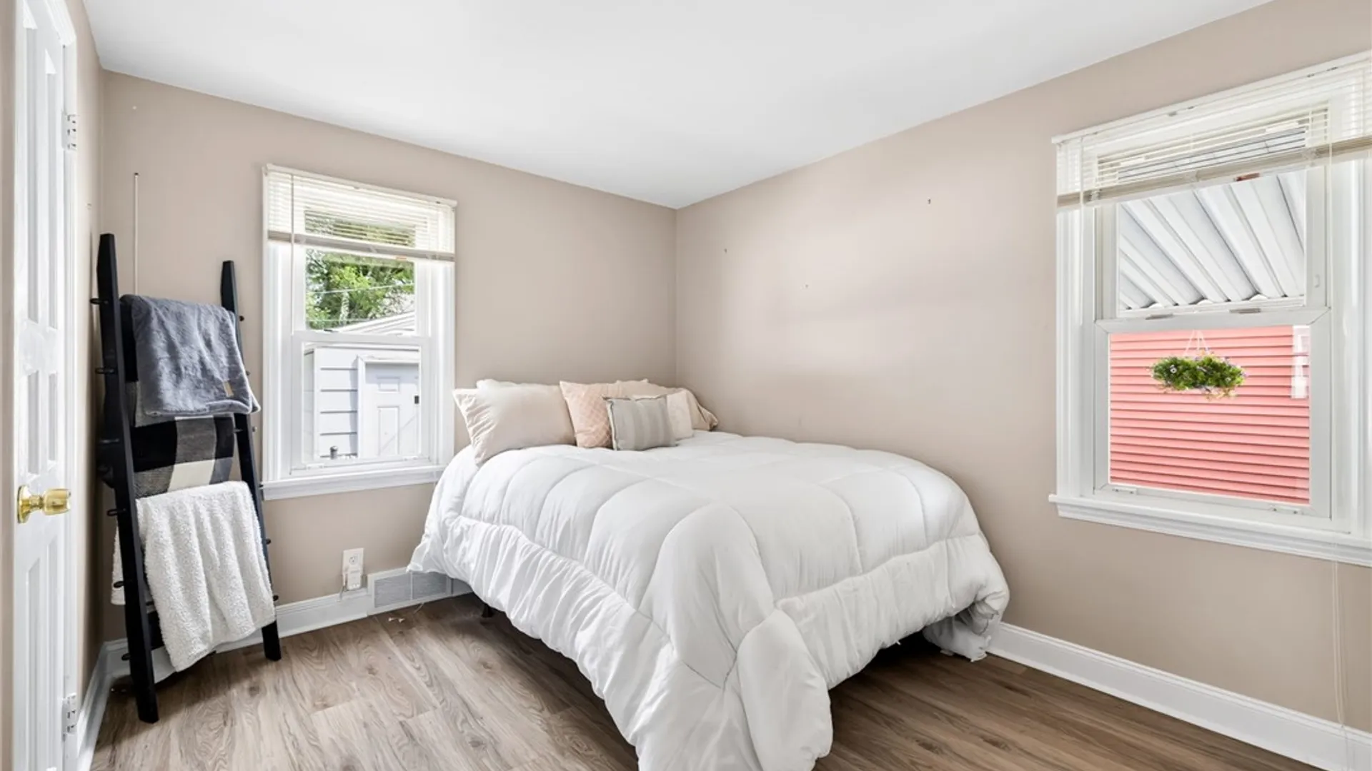 Property at 138 Glenthorne Road, Rochester, NY 14615 15