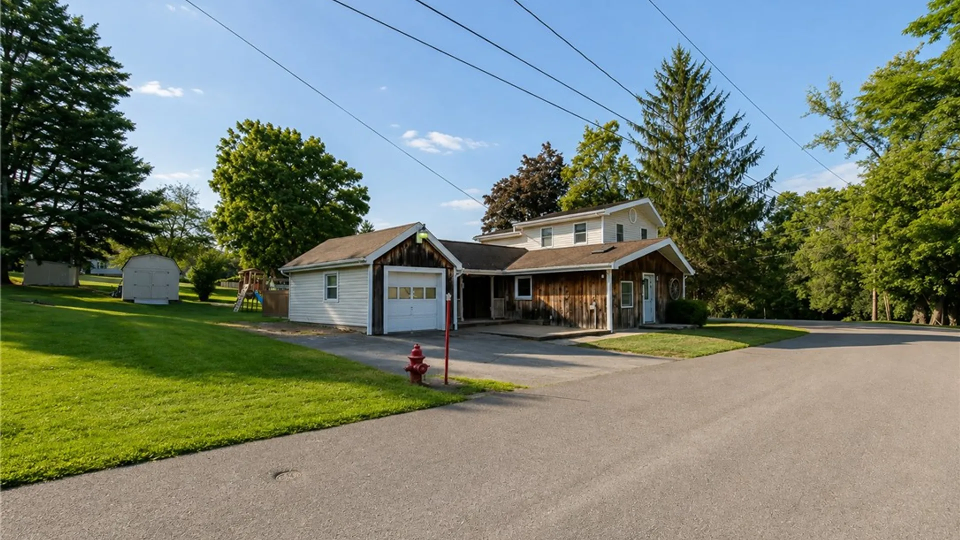 Property at 4 Ashley St, Lyons, NY 14489 4