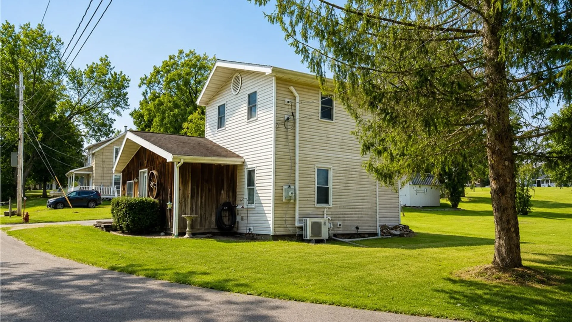 Property at 4 Ashley St, Lyons, NY 14489 5