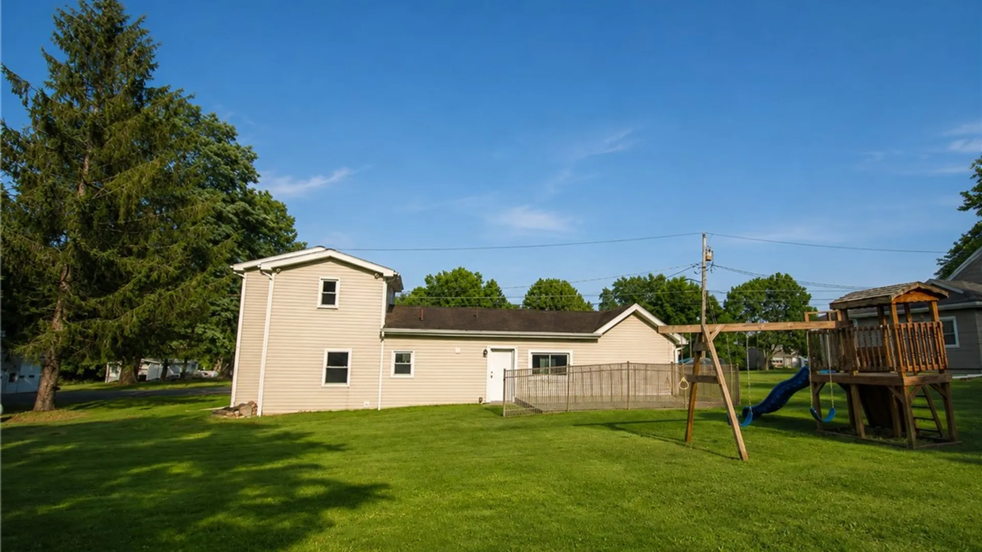 Property at 4 Ashley St, Lyons, NY 14489 10