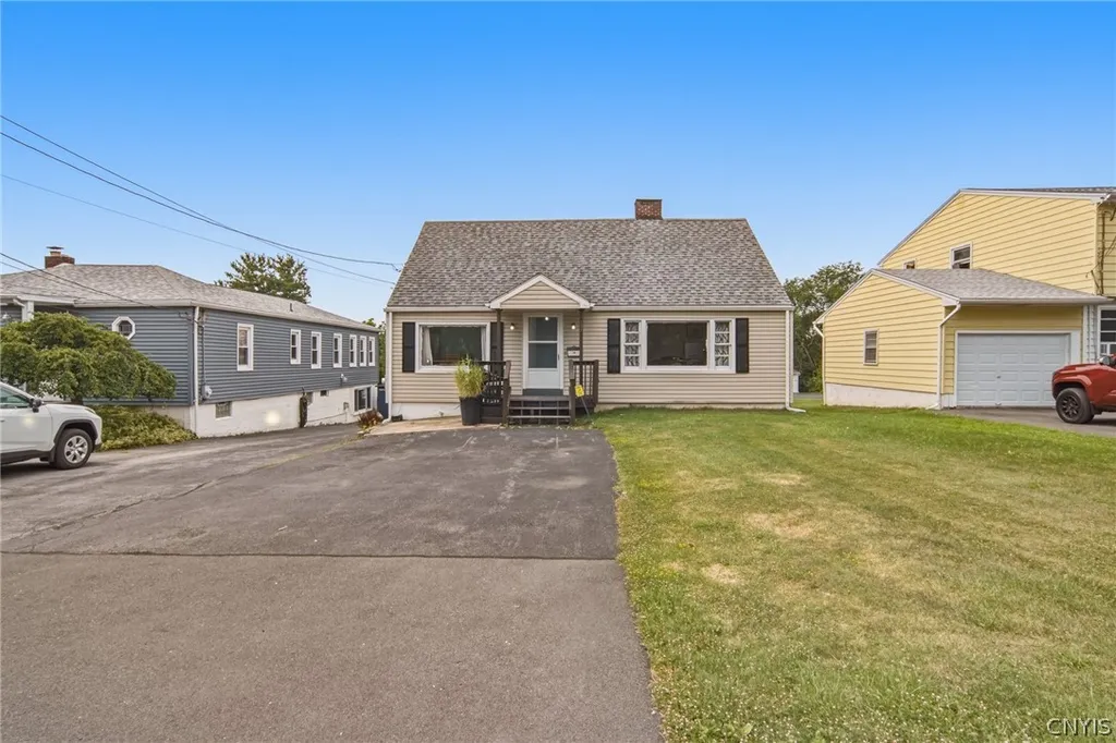 Property at 137 Old Liverpool Road, Salina, NY 13088