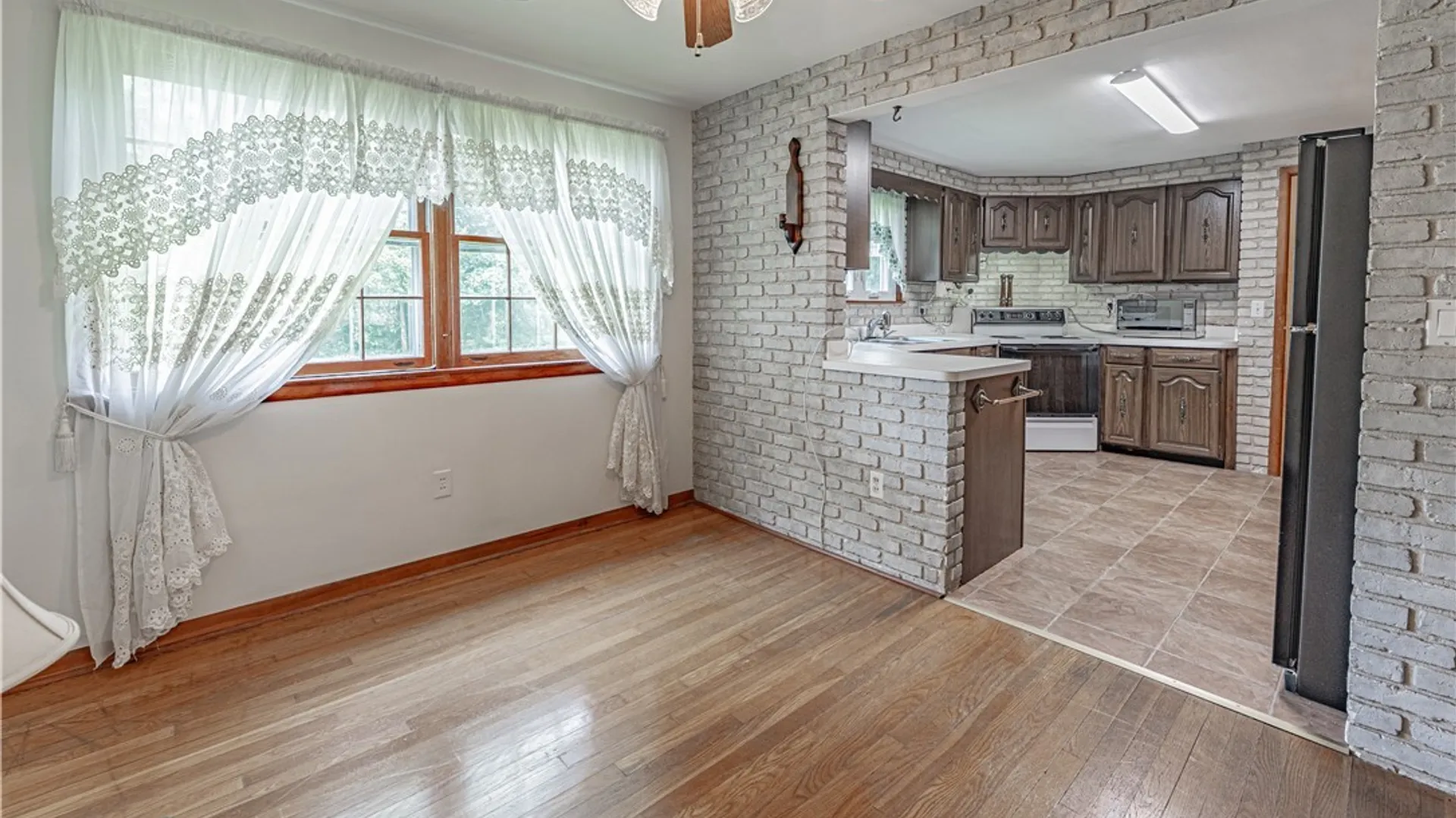 Property at 12 Alabama Place, Lockport City, NY 14094 17
