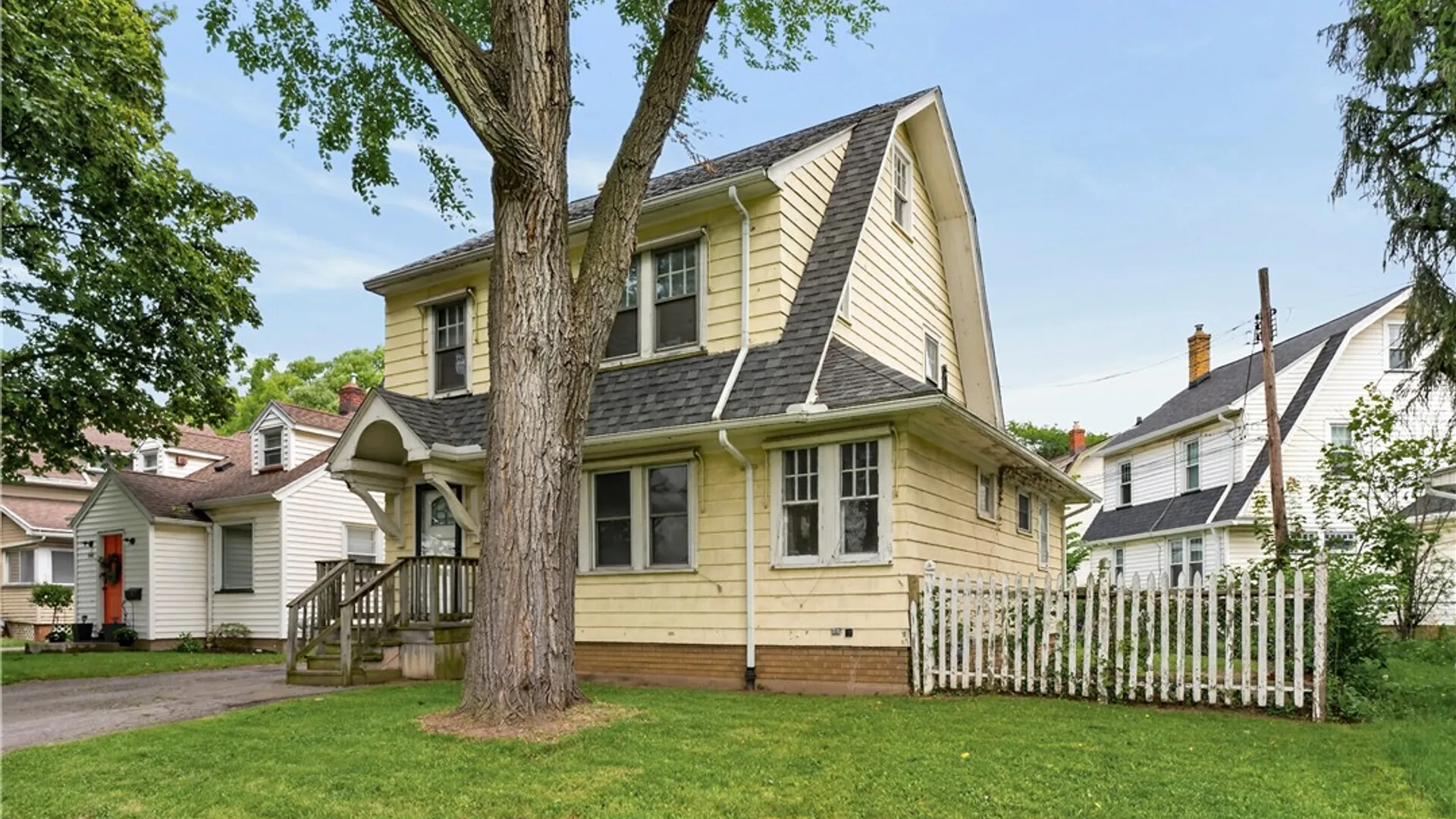 Property at 454 Genesee Park Boulevard, Rochester, NY 14619 3