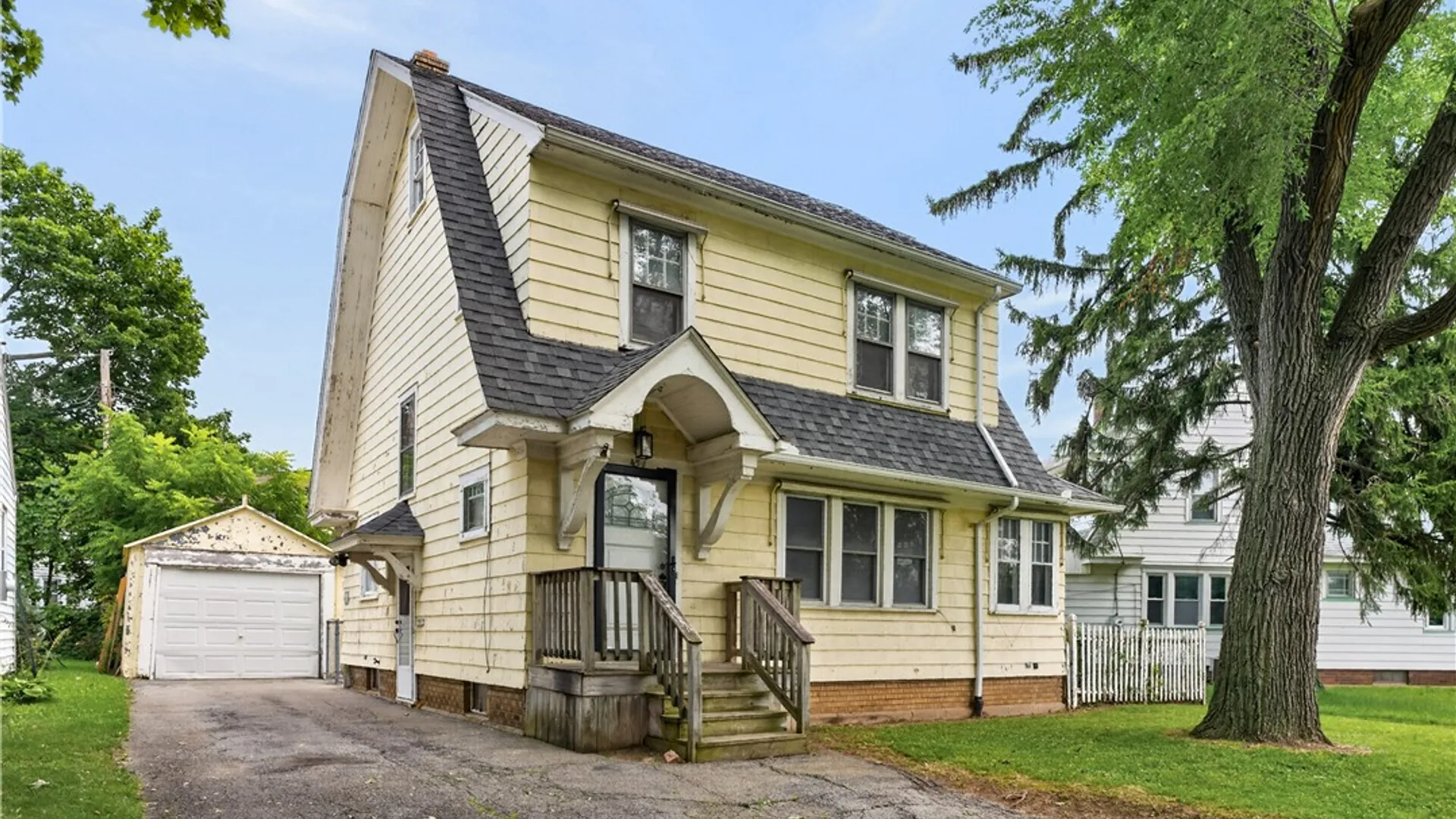 Property at 454 Genesee Park Boulevard, Rochester, NY 14619 4