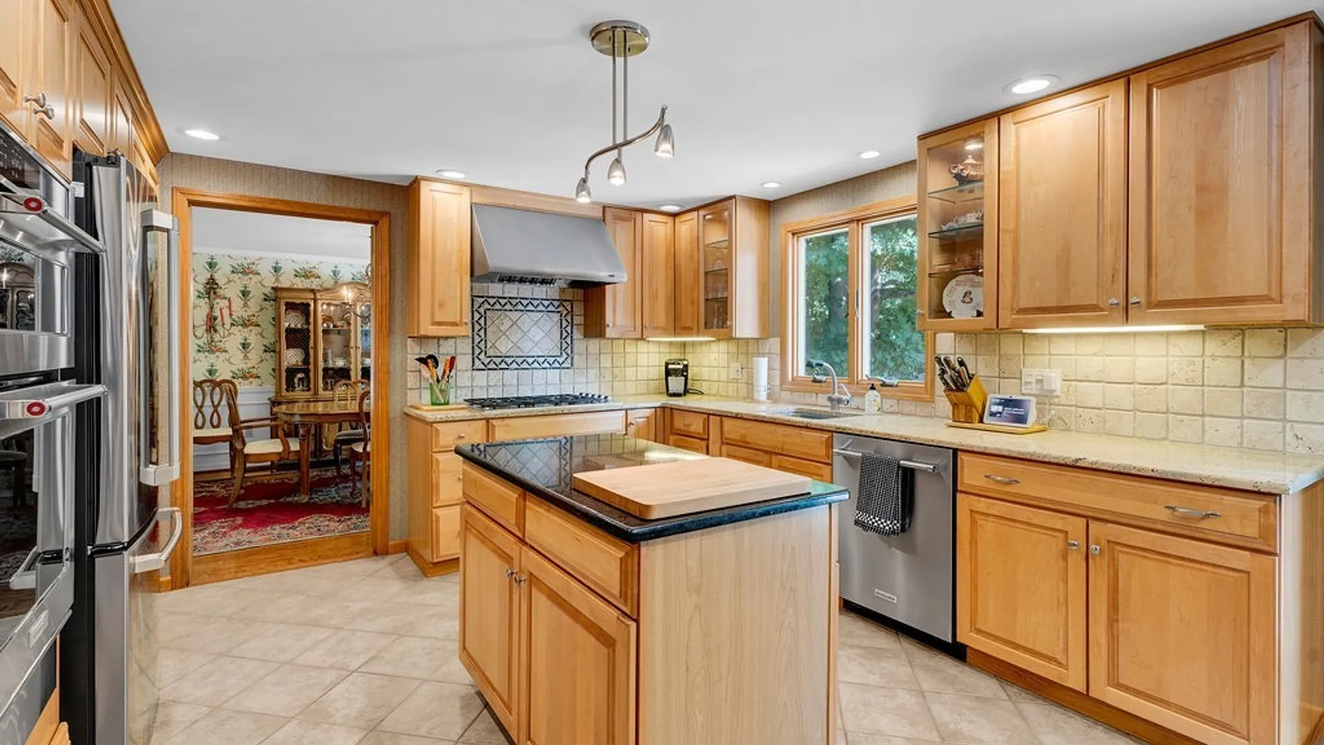 Property at 16 Chapel Woods Court, Amherst, NY 14221 12