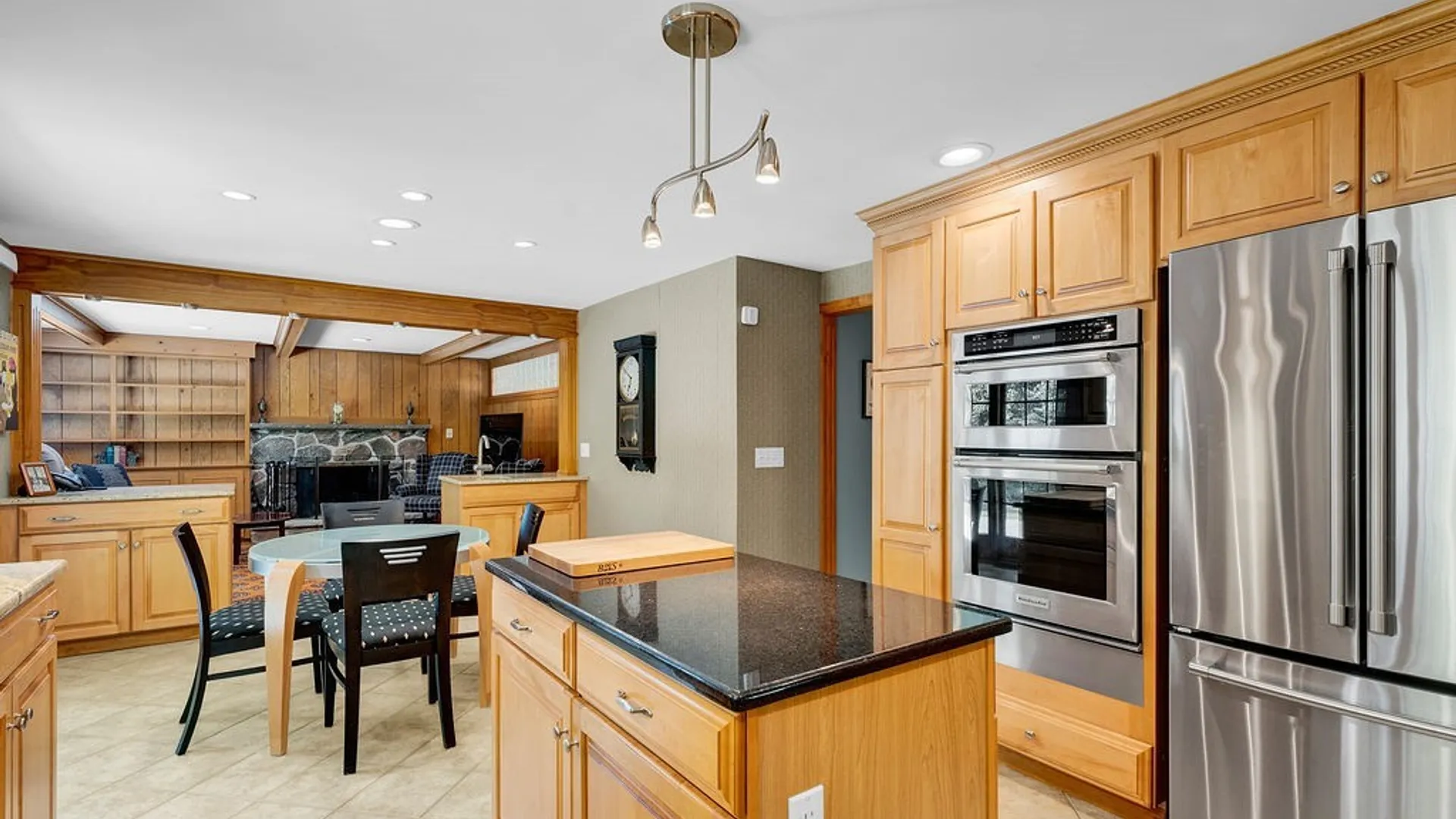 Property at 16 Chapel Woods Court, Amherst, NY 14221 15