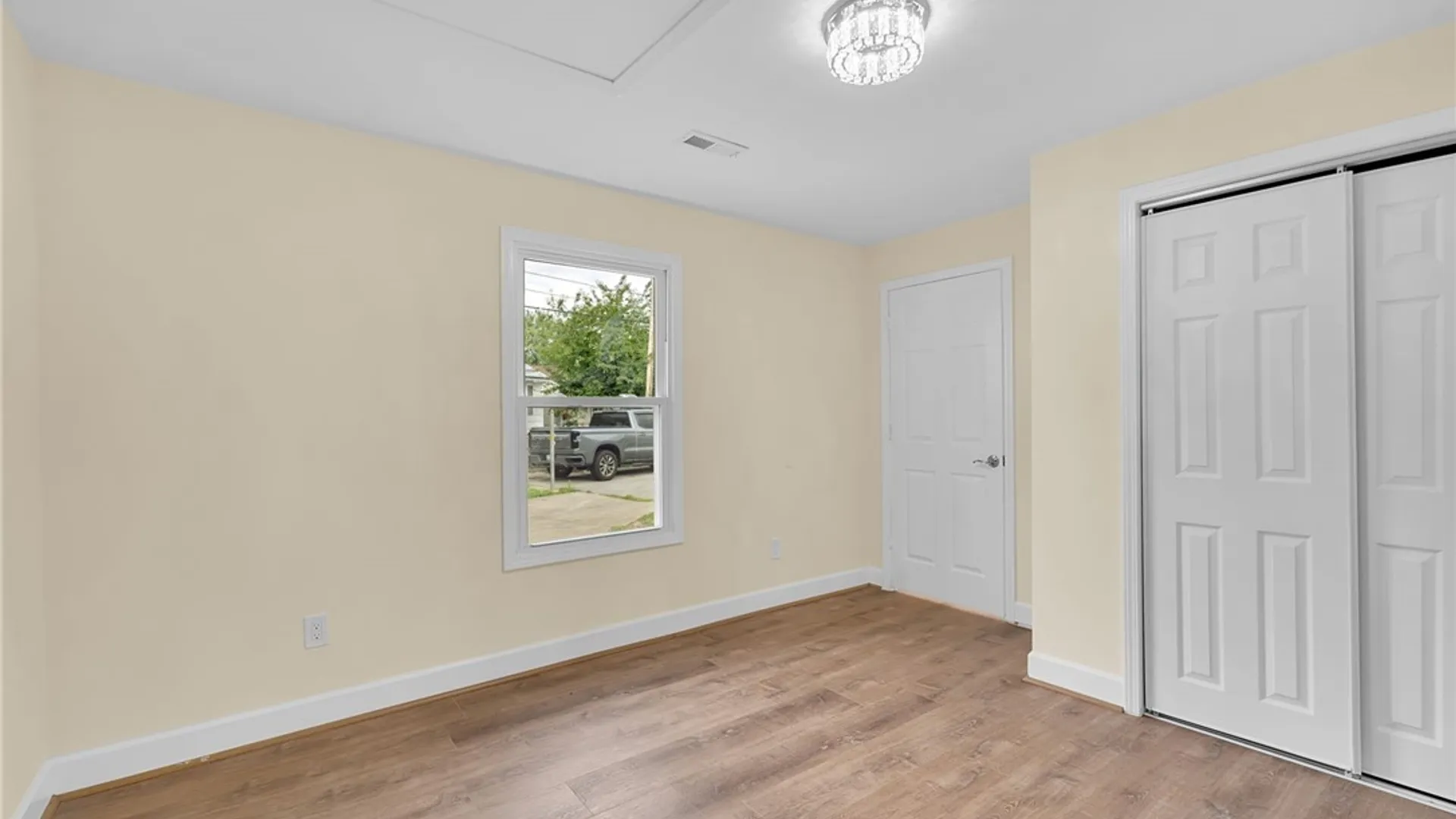 Property at 1 Brookhaven Drive, Cheektowaga, NY 14225 15