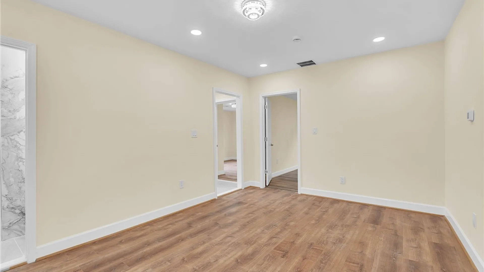 Property at 1 Brookhaven Drive, Cheektowaga, NY 14225 16
