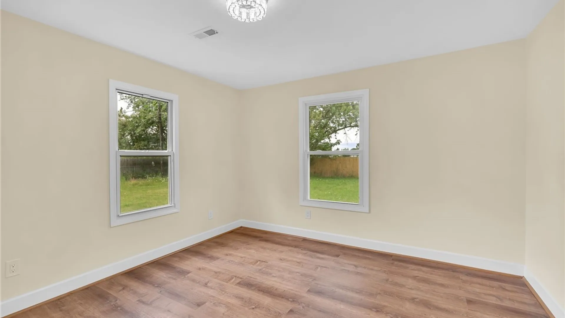 Property at 1 Brookhaven Drive, Cheektowaga, NY 14225 21
