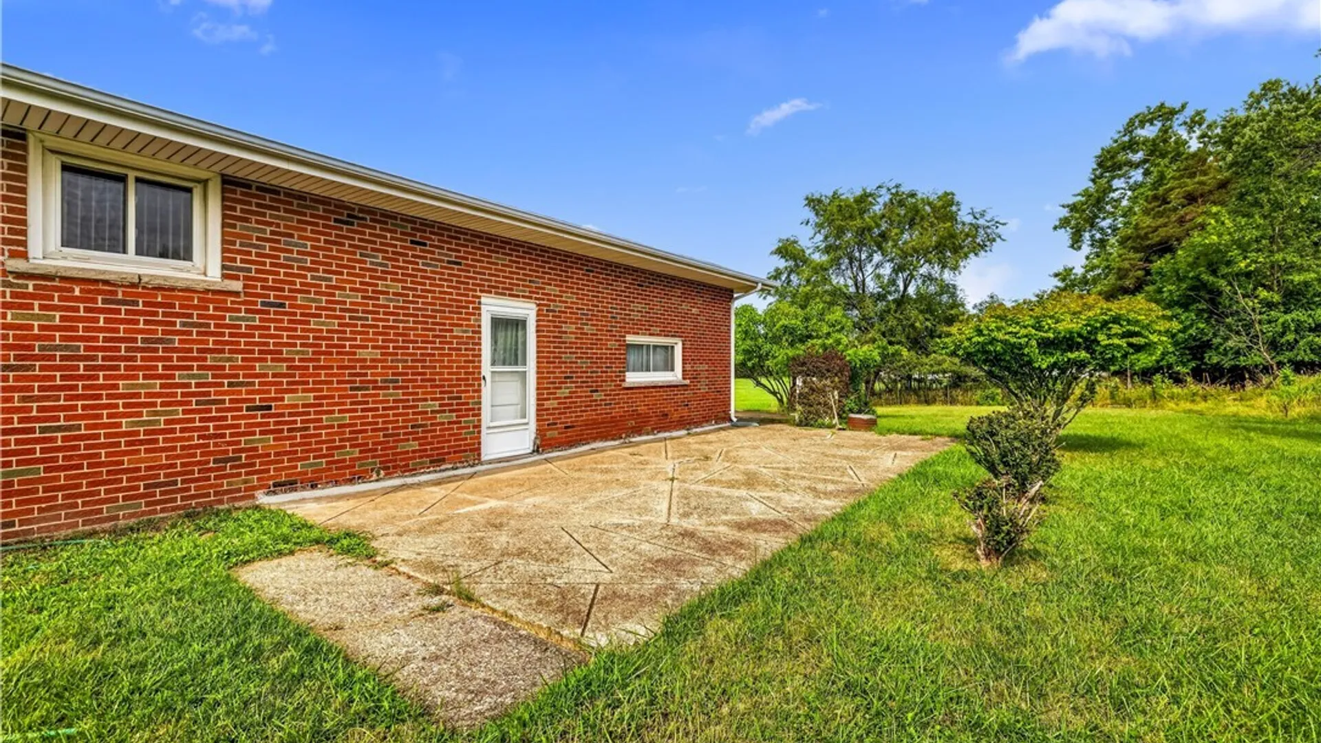 Property at 1608 Orchard Park Road, West Seneca, NY 14224 11