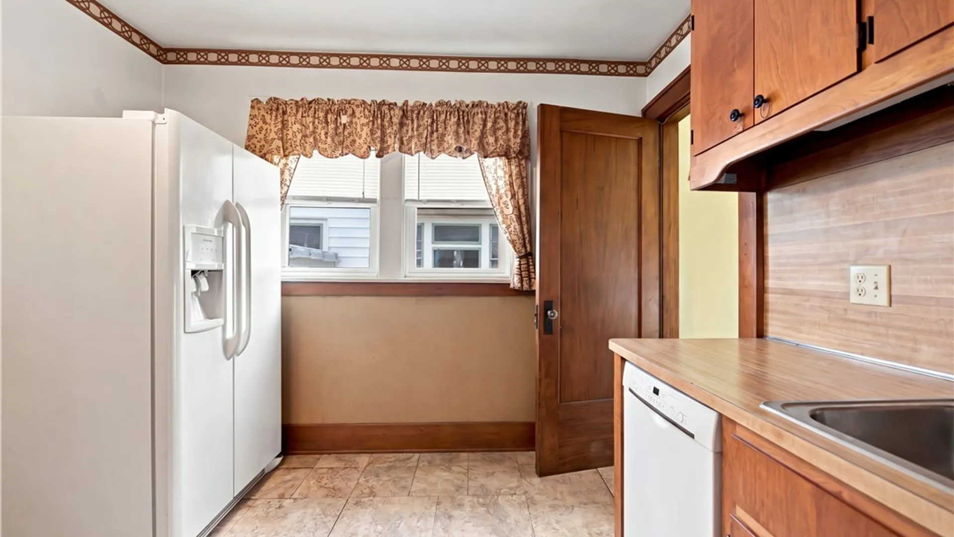 Property at 33 Alcazar Street, Rochester, NY 14621 10