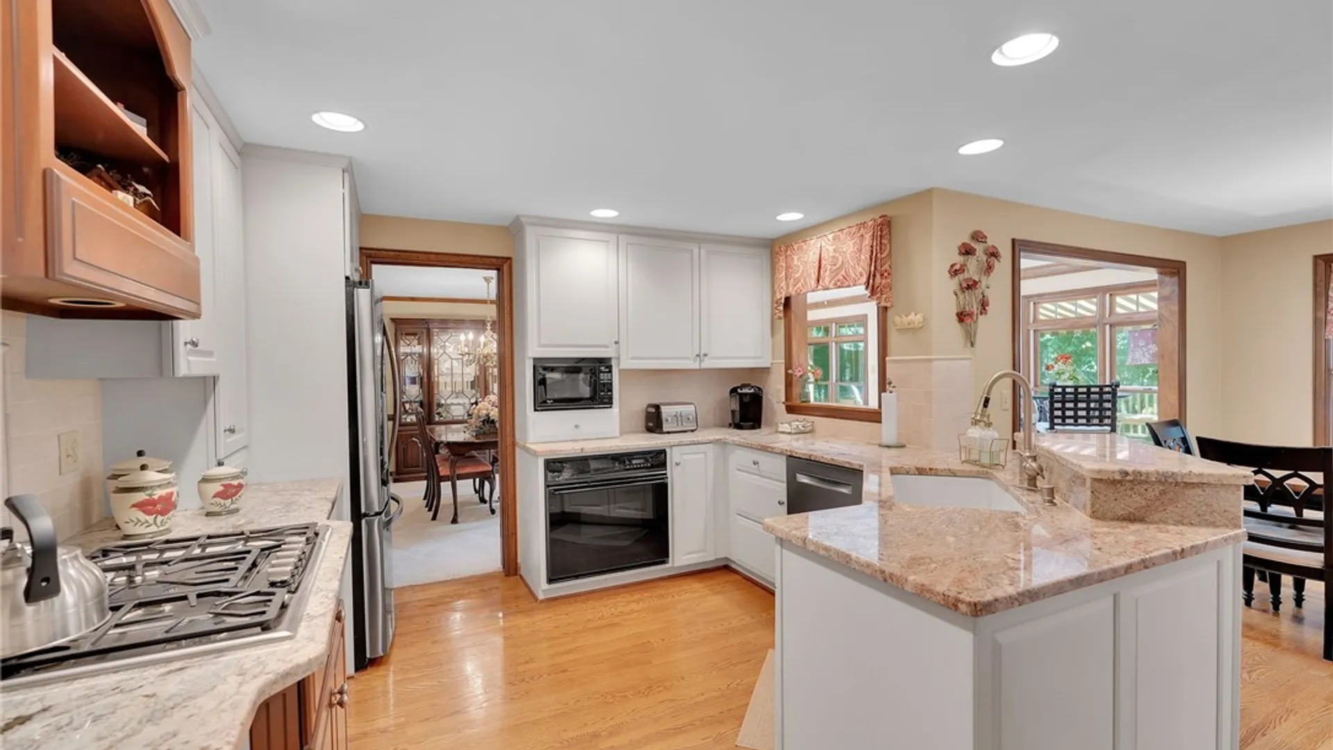 Property at 105 Tanglewood Drive, Orchard Park, NY 14127 8
