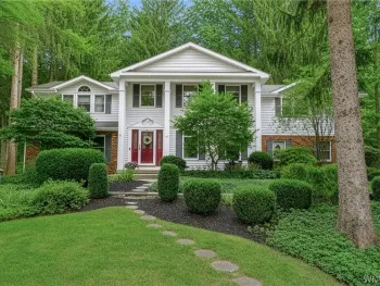Property at 105 Tanglewood Drive, Orchard Park, NY 14127