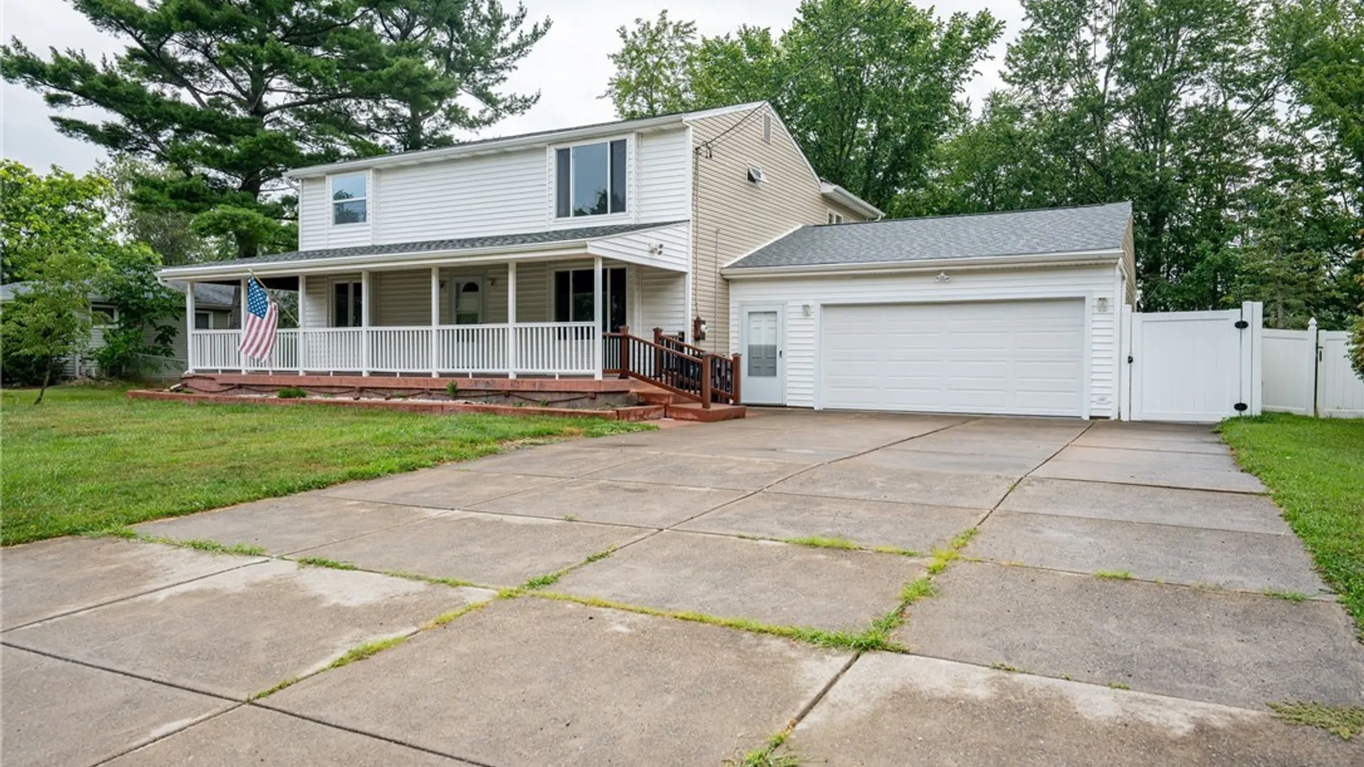 Property at 19 Schultz Road, Orchard Park, NY 14127 5