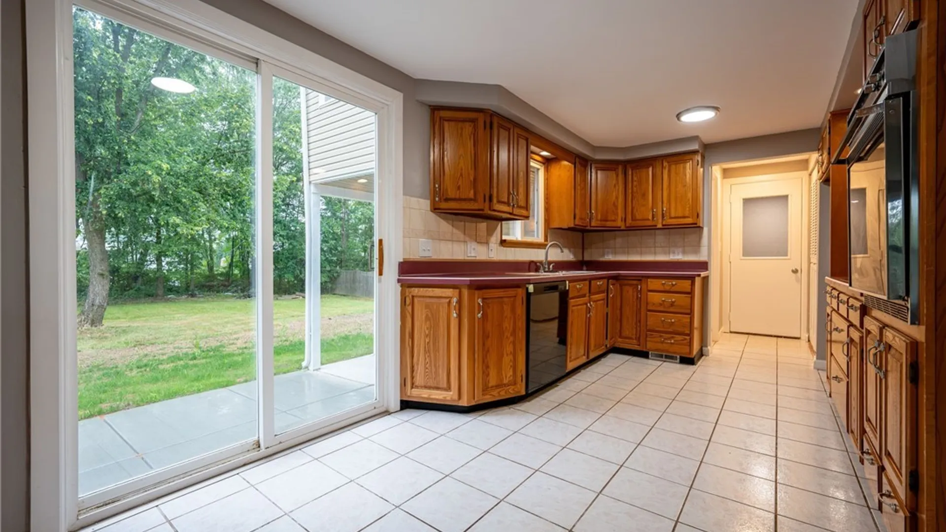 Property at 19 Schultz Road, Orchard Park, NY 14127 15