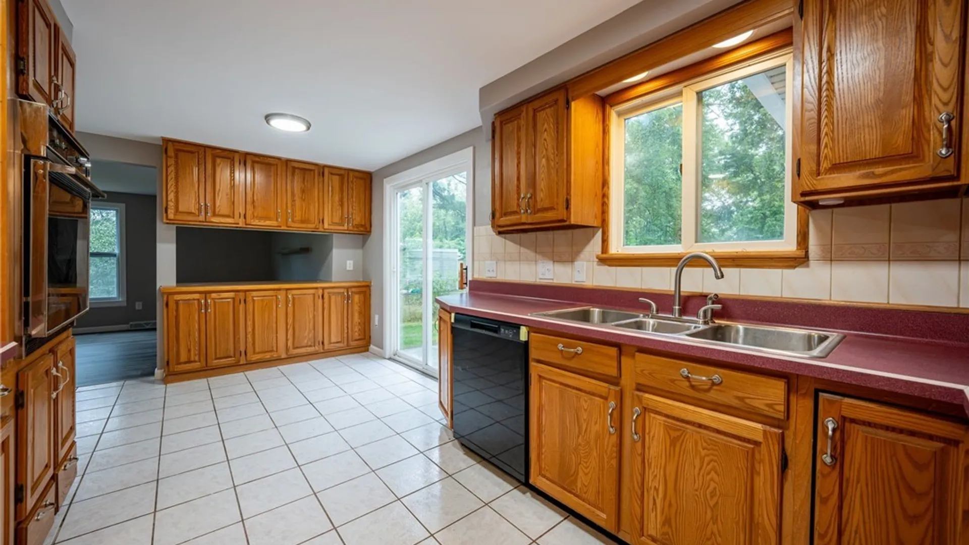 Property at 19 Schultz Road, Orchard Park, NY 14127 20