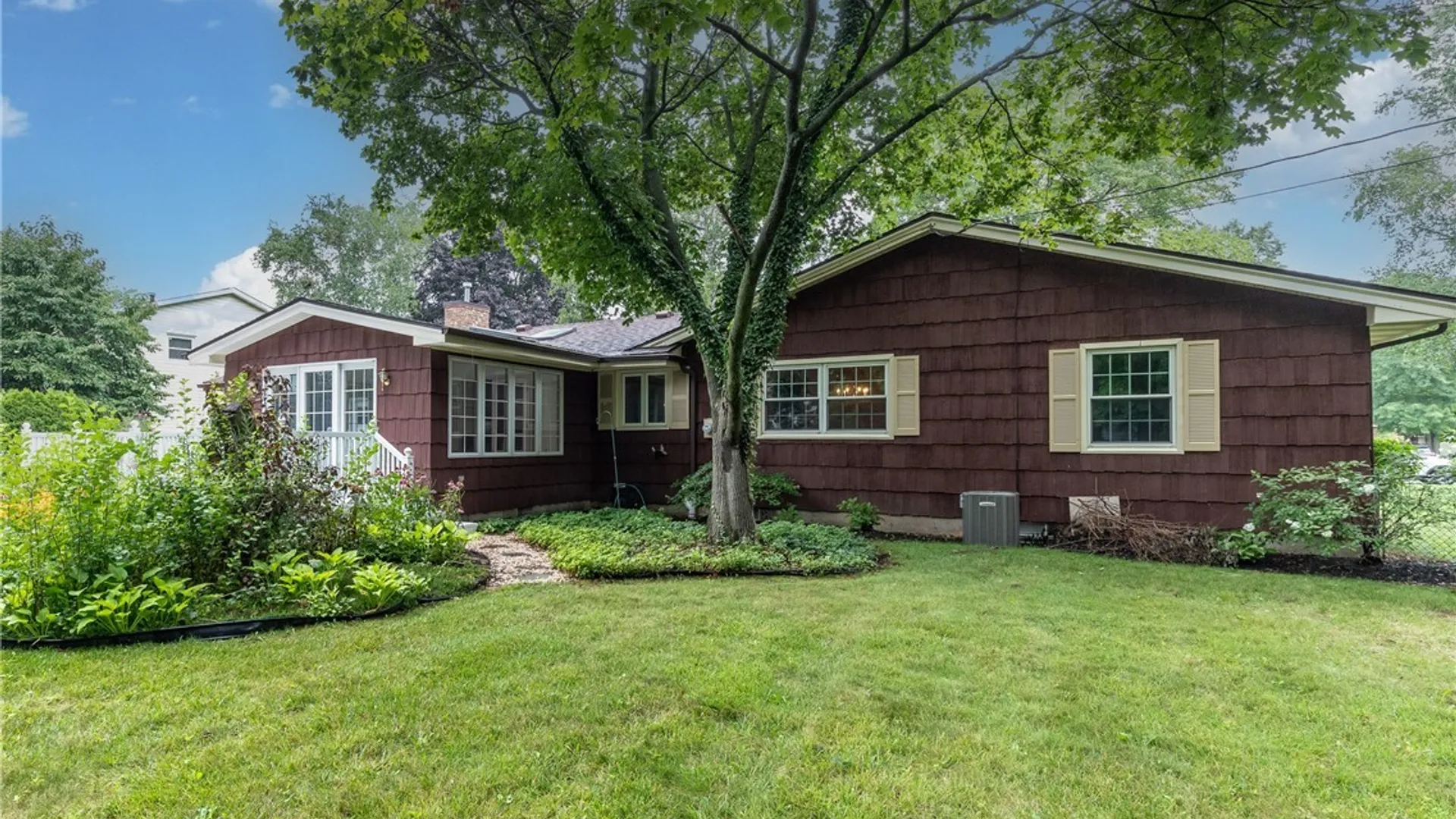 Property at 426 Hawthorne Place, Porter, NY 14174 10